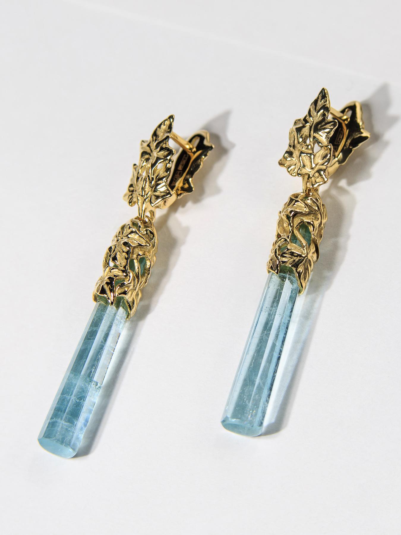 Lange Aquamarin-Ohrringe in Gold mit Efeu im griechischen Göttin-Stil Blauer Beryll im Angebot 5