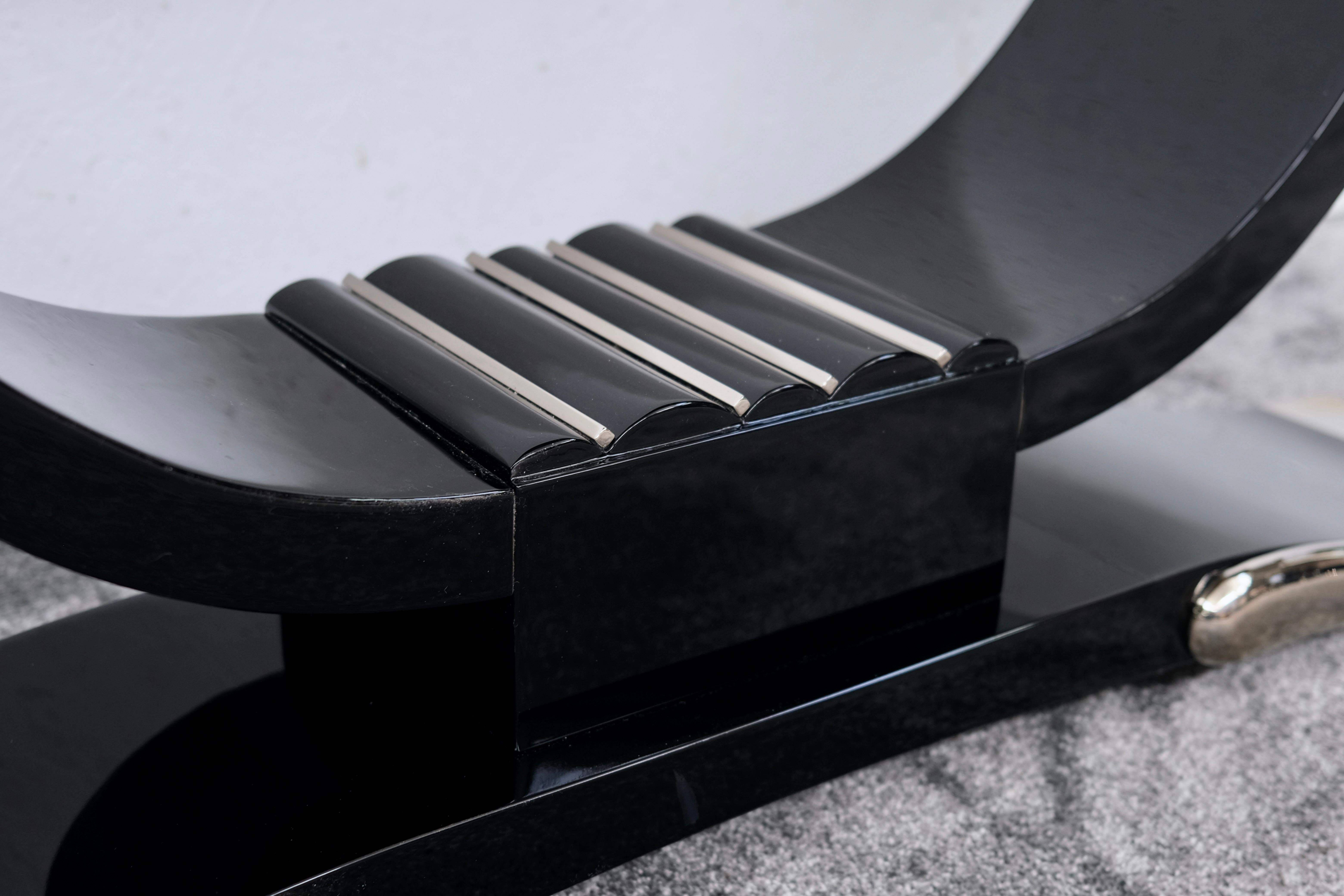 Mid-20th Century Long Art Deco Console Table in Black Lacquer with Curved Base and Nickel Accents For Sale