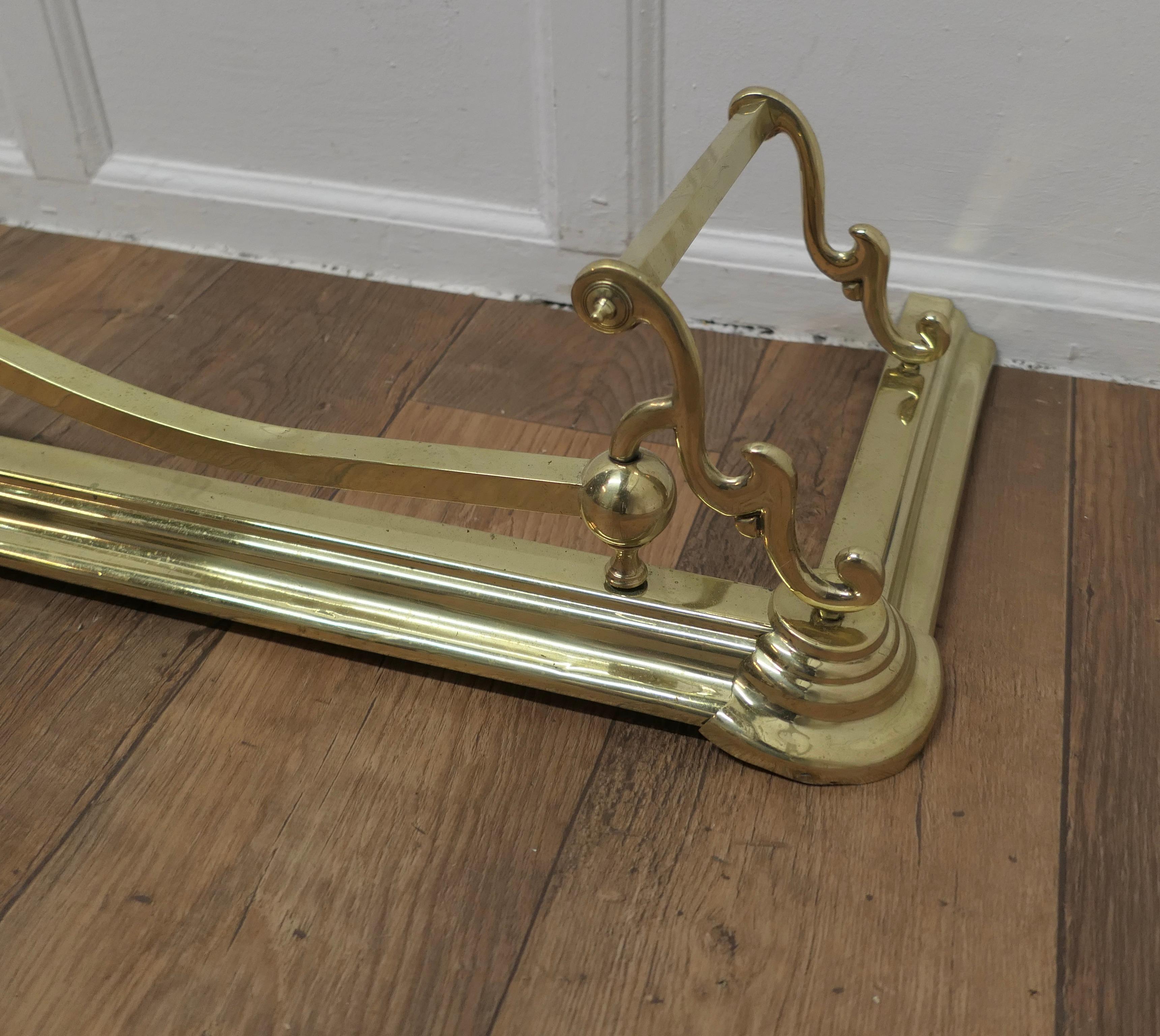 Long Art Nouveau Brass Fender  This is a Beautifully Designed Victorian Fender For Sale 2
