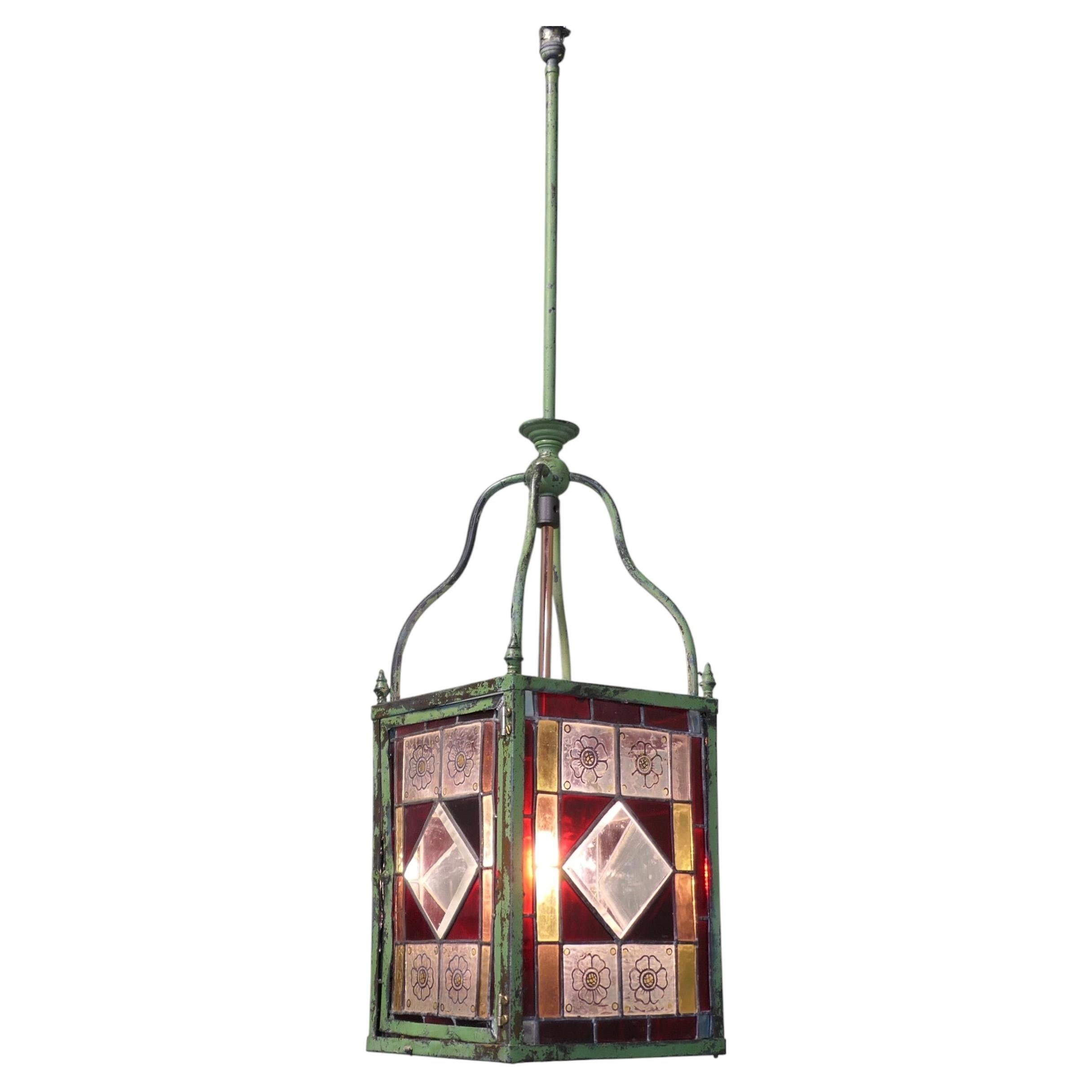 Lanterne de hall en verre teinté, de style Arts and Crafts, de forme allongée