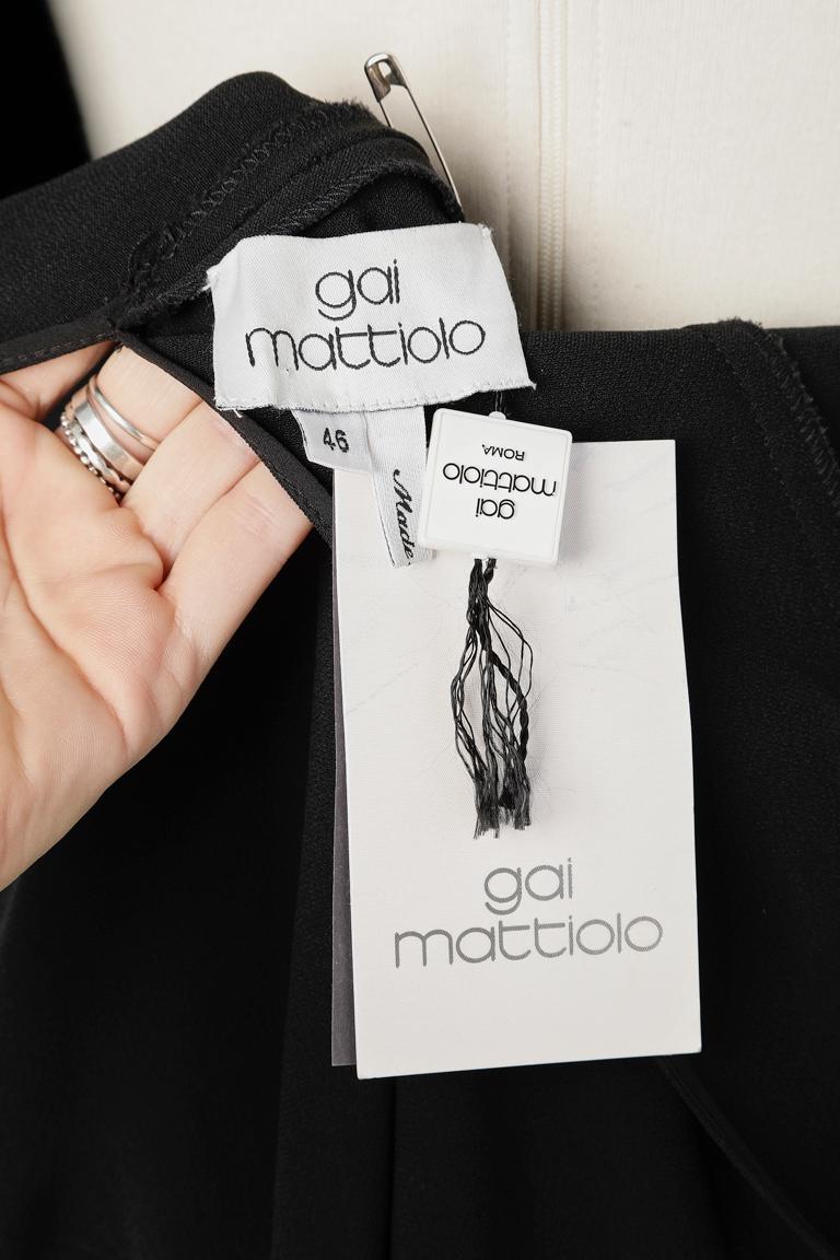 Vestido de noche largo asimétrico con bordados de lentejuelas y tul Gai Mattiolo en venta 2