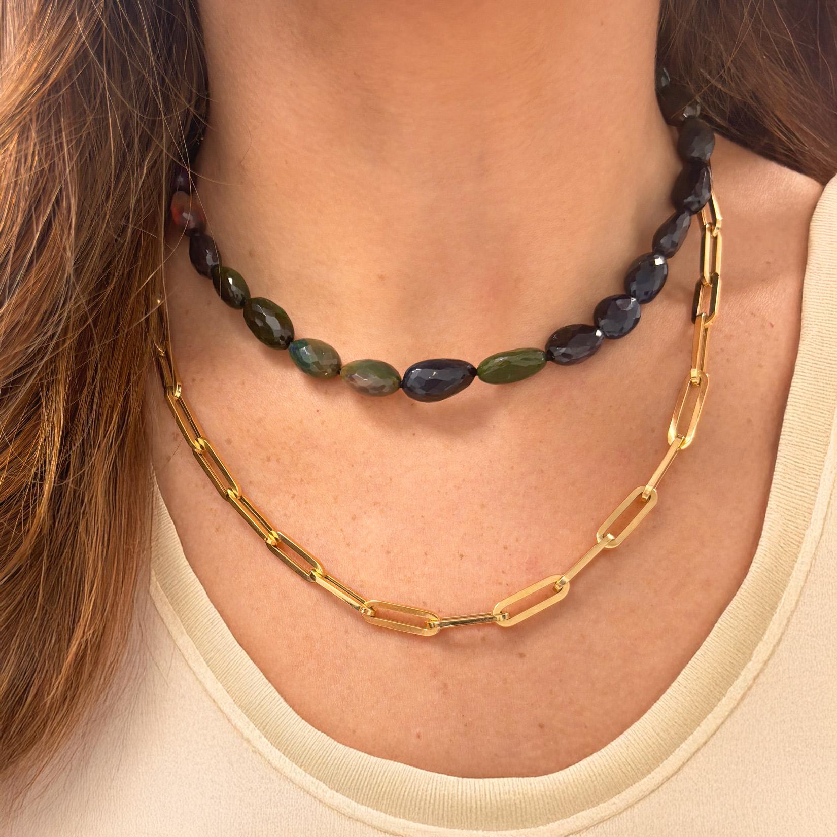 Contemporaneo Collana lunga con perle di opale nero e link in oro 14k - 32 pollici di collana a strati in vendita