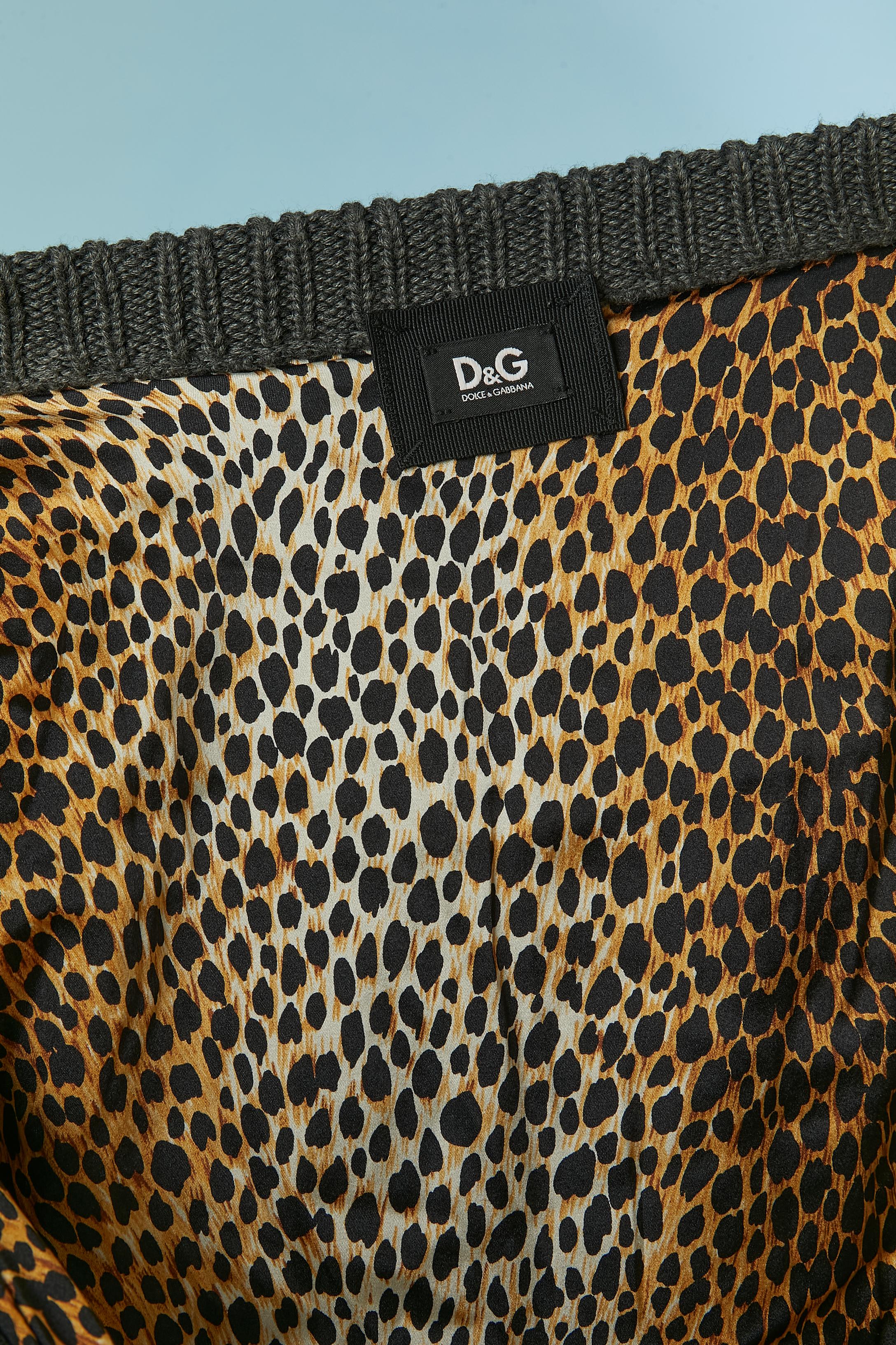 Long bouclette wool knit cardigan with velvet button D&G by Dolce & Gabbana For Sale 3