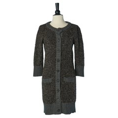 Lange Bouclette-Strickjacke aus Wollstrick mit Samtknöpfen D&G von Dolce & Gabbana