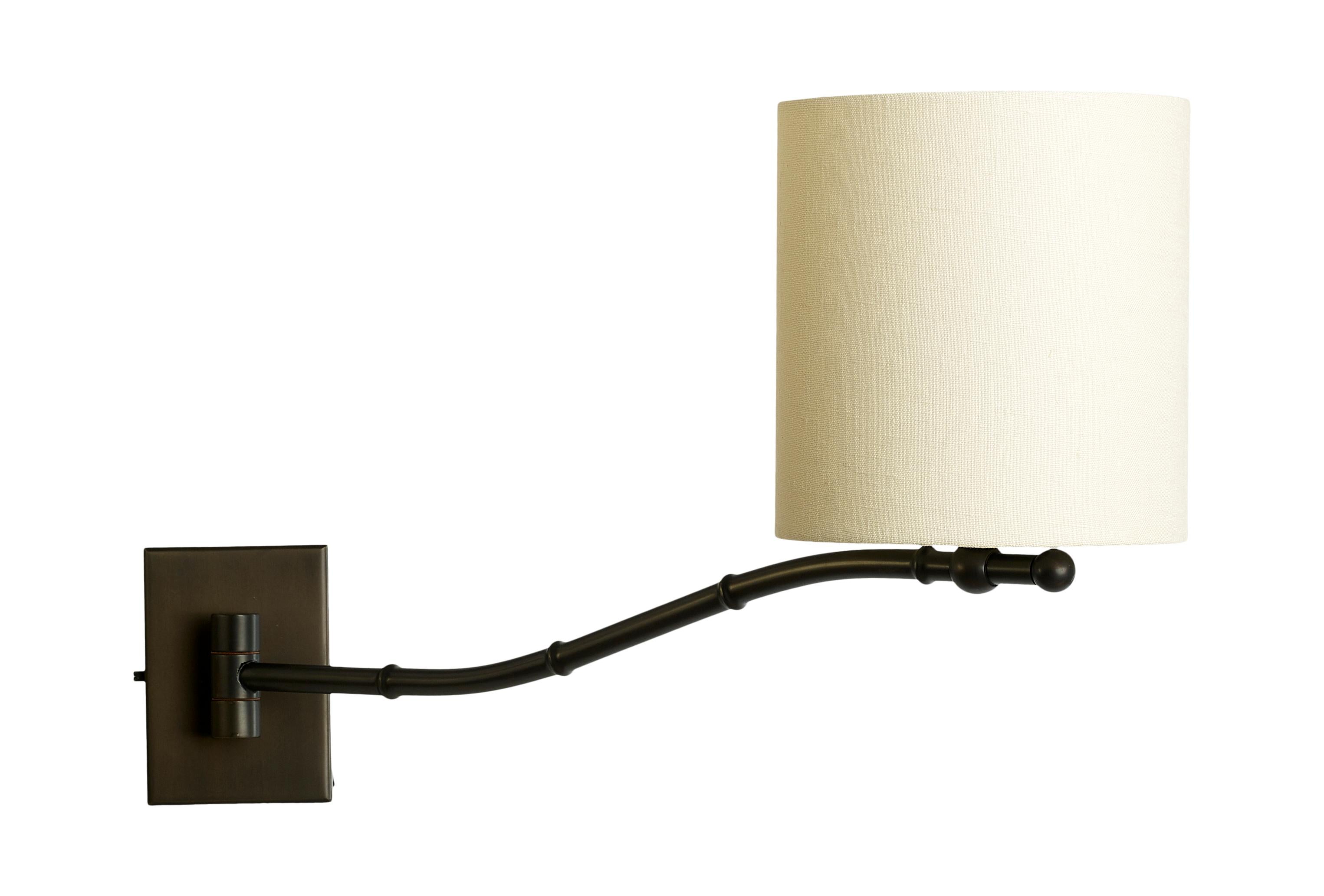 Britannique Applique murale à bras pivotant en laiton et finition bronze mat en vente