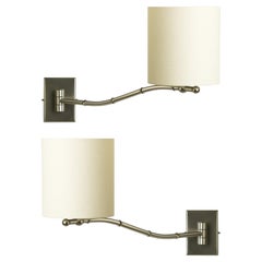 Langer Wandleuchter mit geschwungenem Arm aus Messing und Bambus in mattem Nickel-Finish