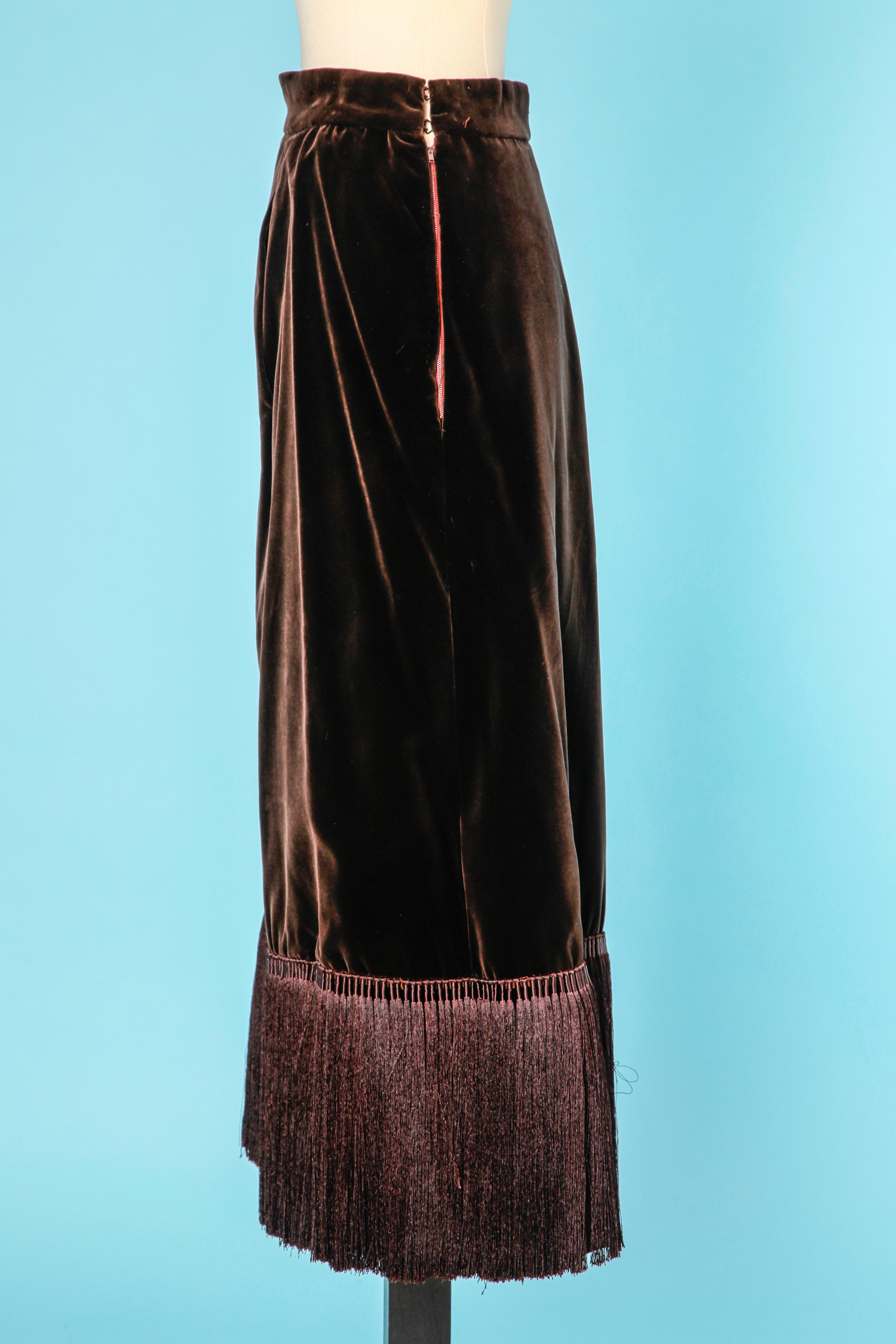 Longue jupe en velours marron avec franges en soie  Nouvelle boutique Givenchy  Excellent état - En vente à Saint-Ouen-Sur-Seine, FR