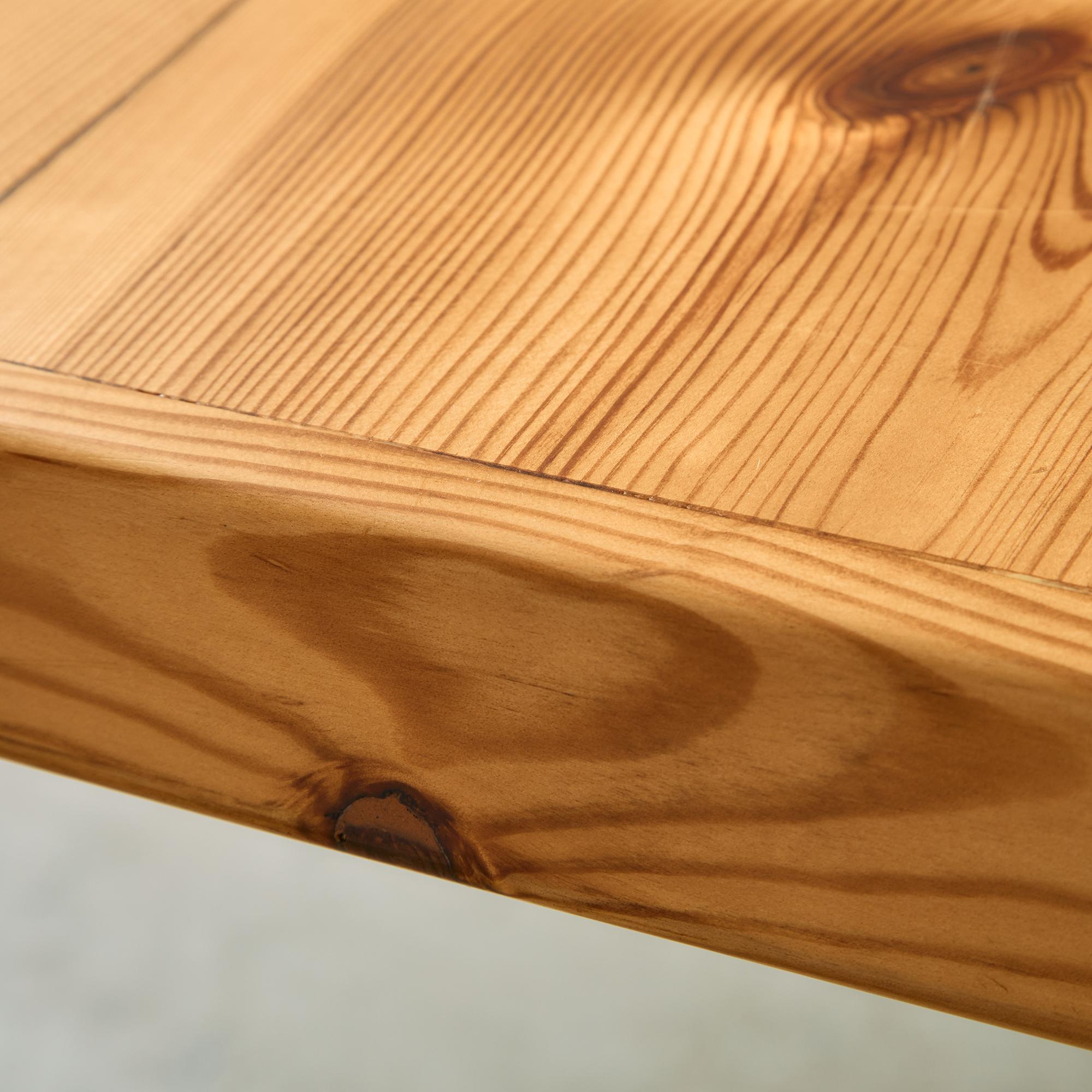 Pin Table longue en pin canadien avec pieds vernis noirs en vente