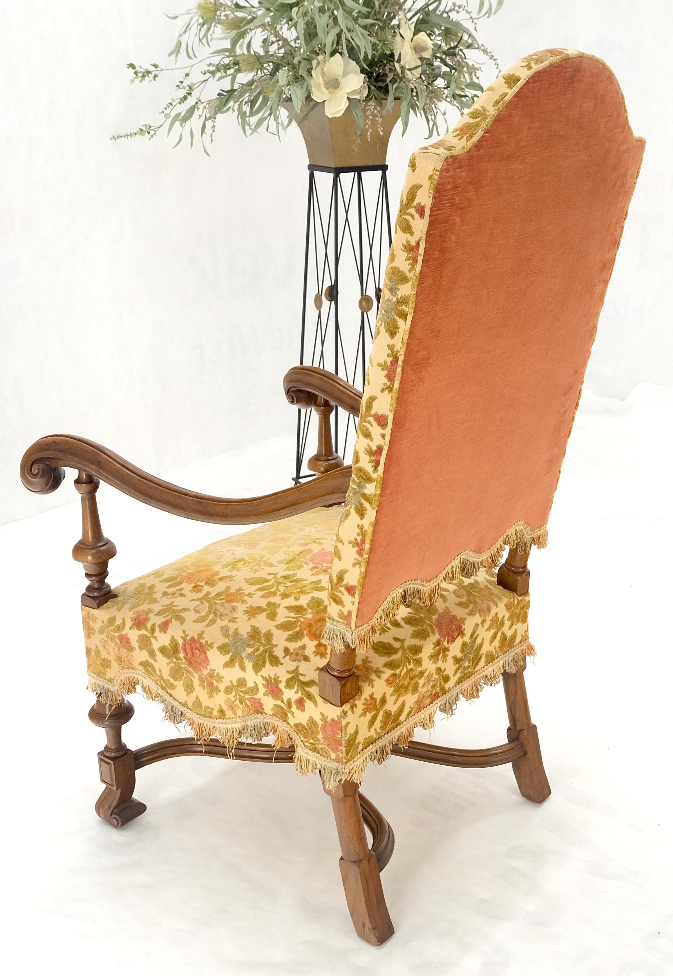 Langer geschnitzter Stretcher-Stuhl aus Nussbaumholz mit hoher Rückenlehne und gedrechselten Beinen mit X-Fuß MINT! im Angebot 6