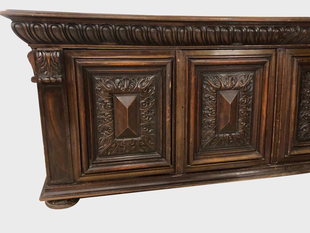 Long Carved Wood Console In Good Condition For Sale In New York, NY
