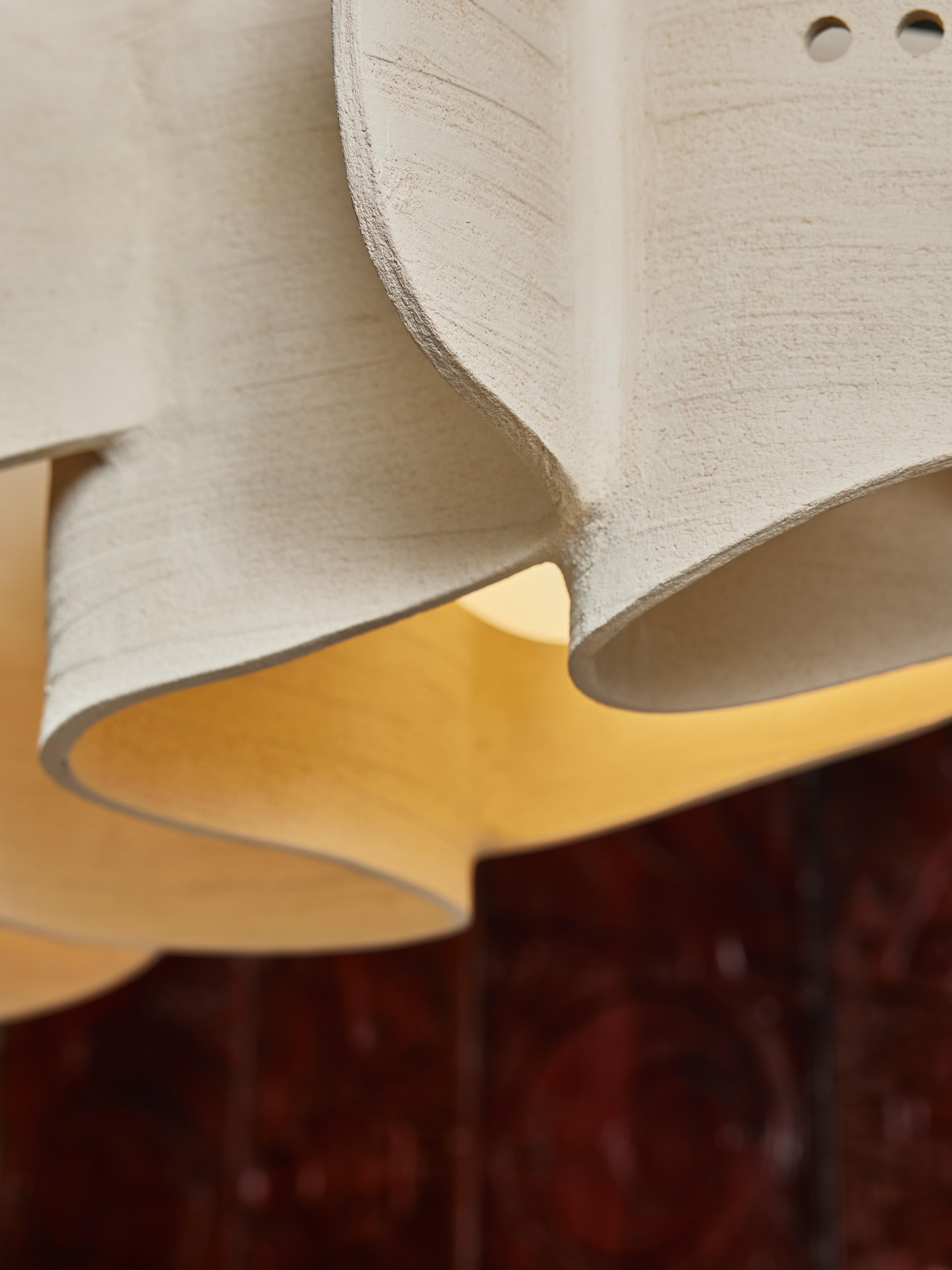 Francese Lampadario lungo in ceramica di Olivia Cognet in vendita
