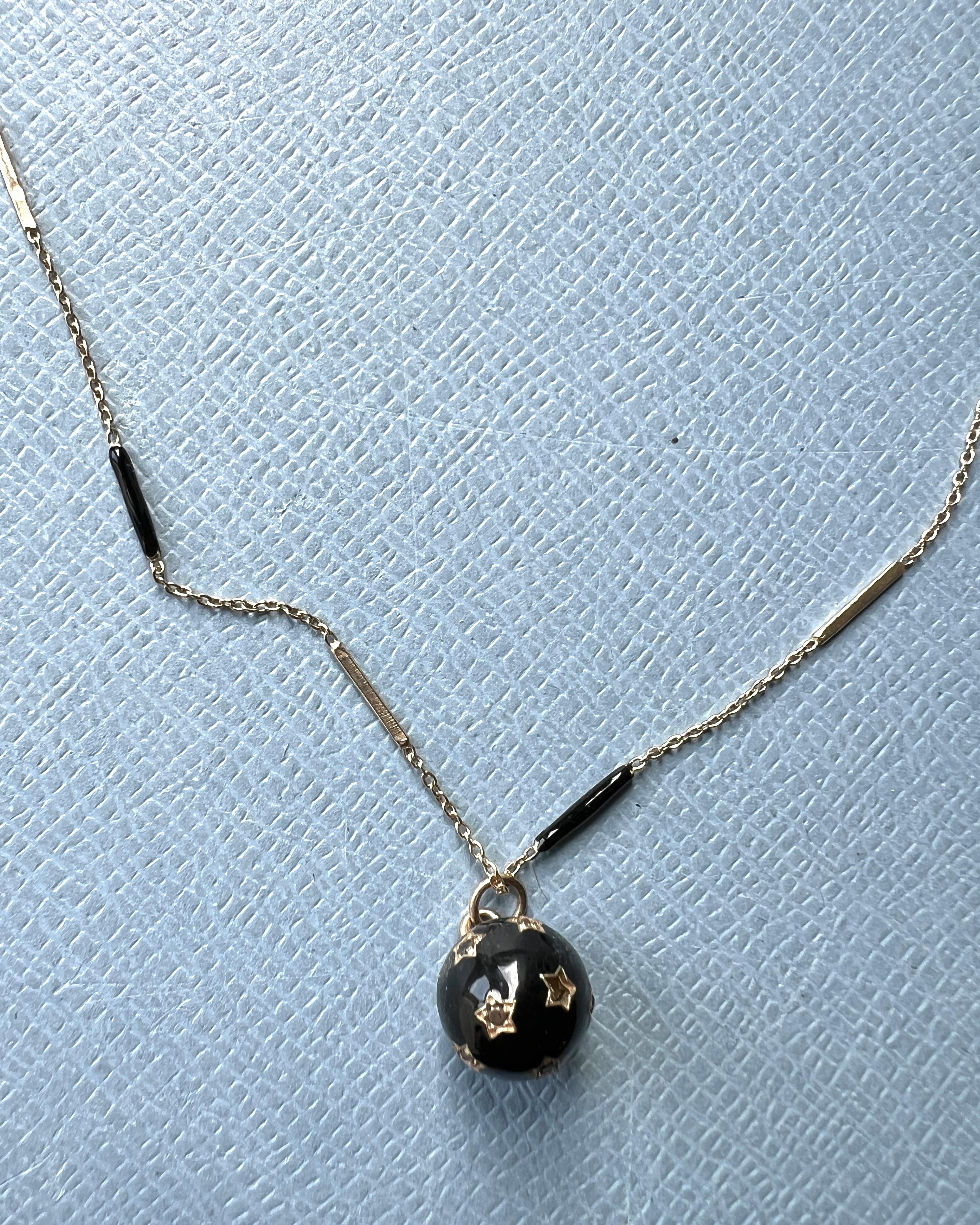 Long Chain Necklace Black Diamond White Diamond Star Ball Black Enamel In condizioni Nuovo in vendita a Los Angeles, CA