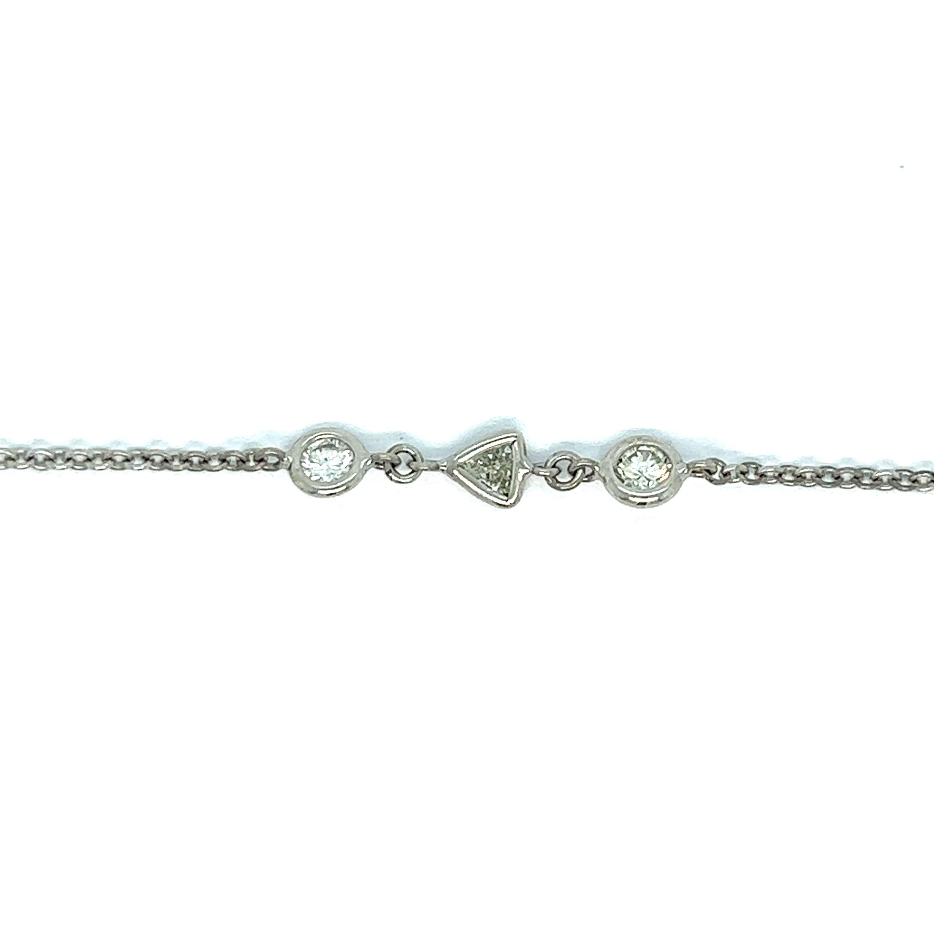 Collier long à chaîne en or blanc et diamants Pour femmes en vente