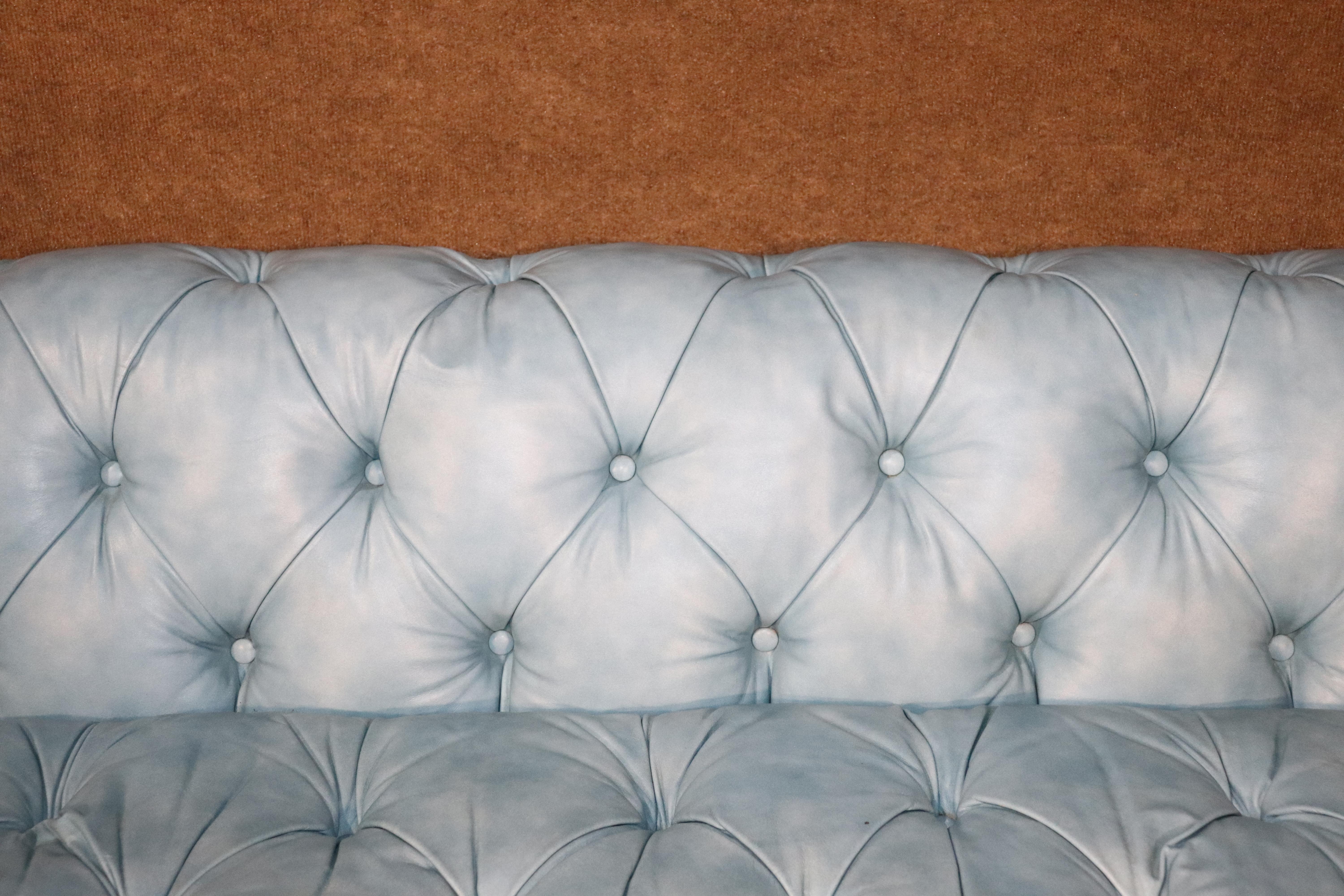 Sofá Chesterfield largo en venta 2