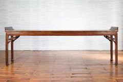 Langer chinesischer Altar-Konsolentisch aus der Qing-Dynastie des 19. Jahrhunderts mit Everted Flanges