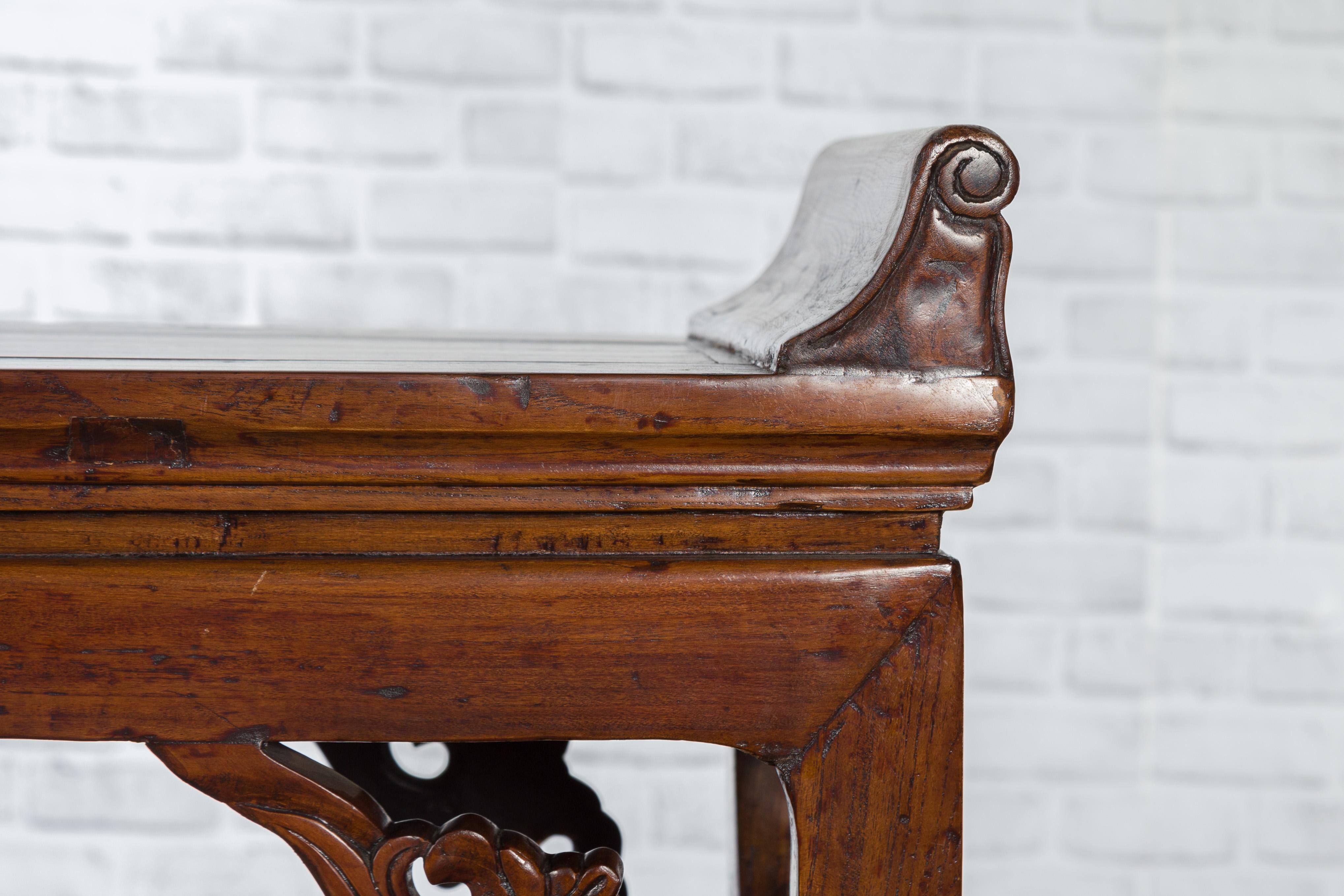 Long Chinese Qing Dynasty 19th Century Altar Console Table with Everted Flanges In Good Condition In Yonkers, NY