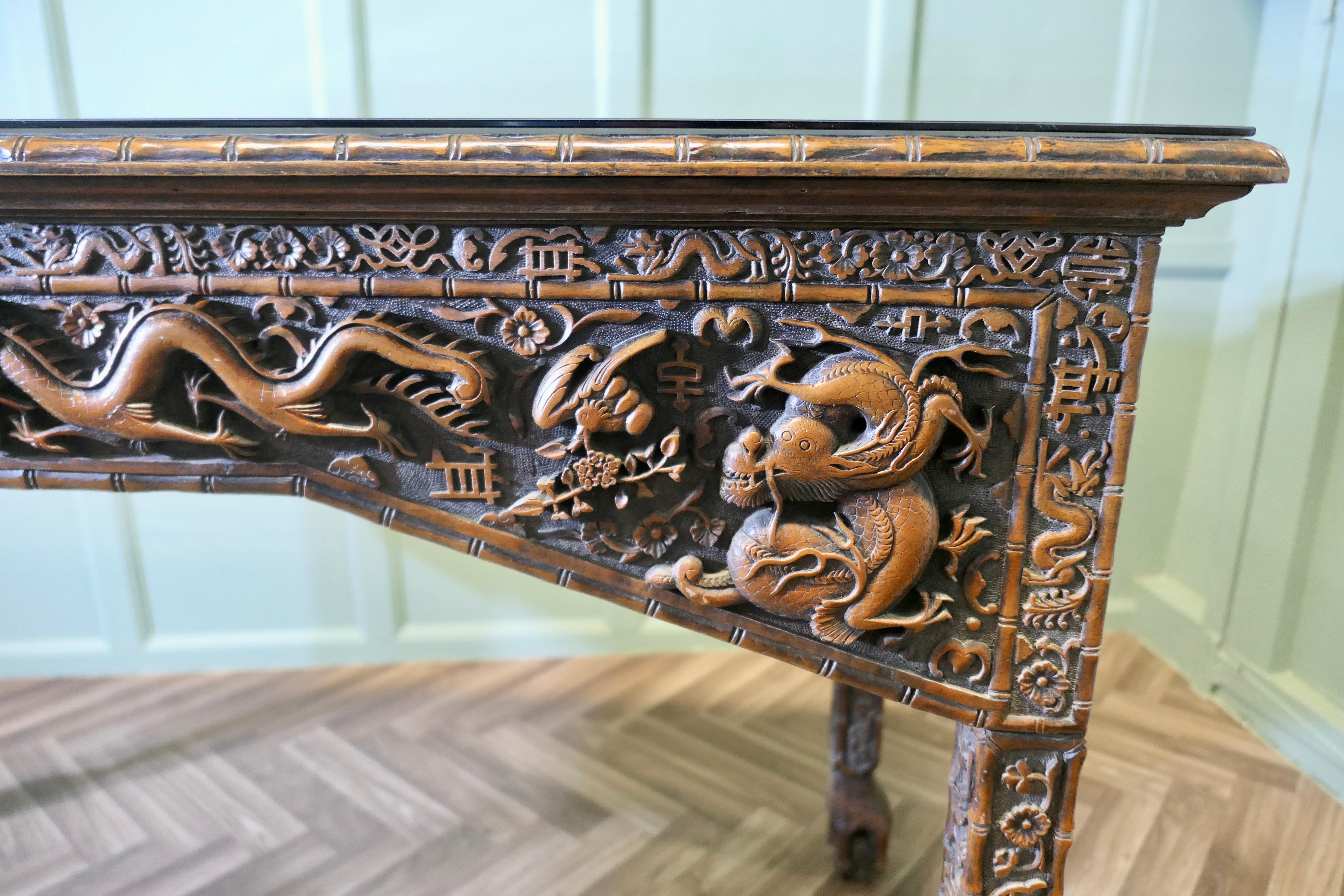 Longue table console ou table de salle sculptée de style chinois en vente 4