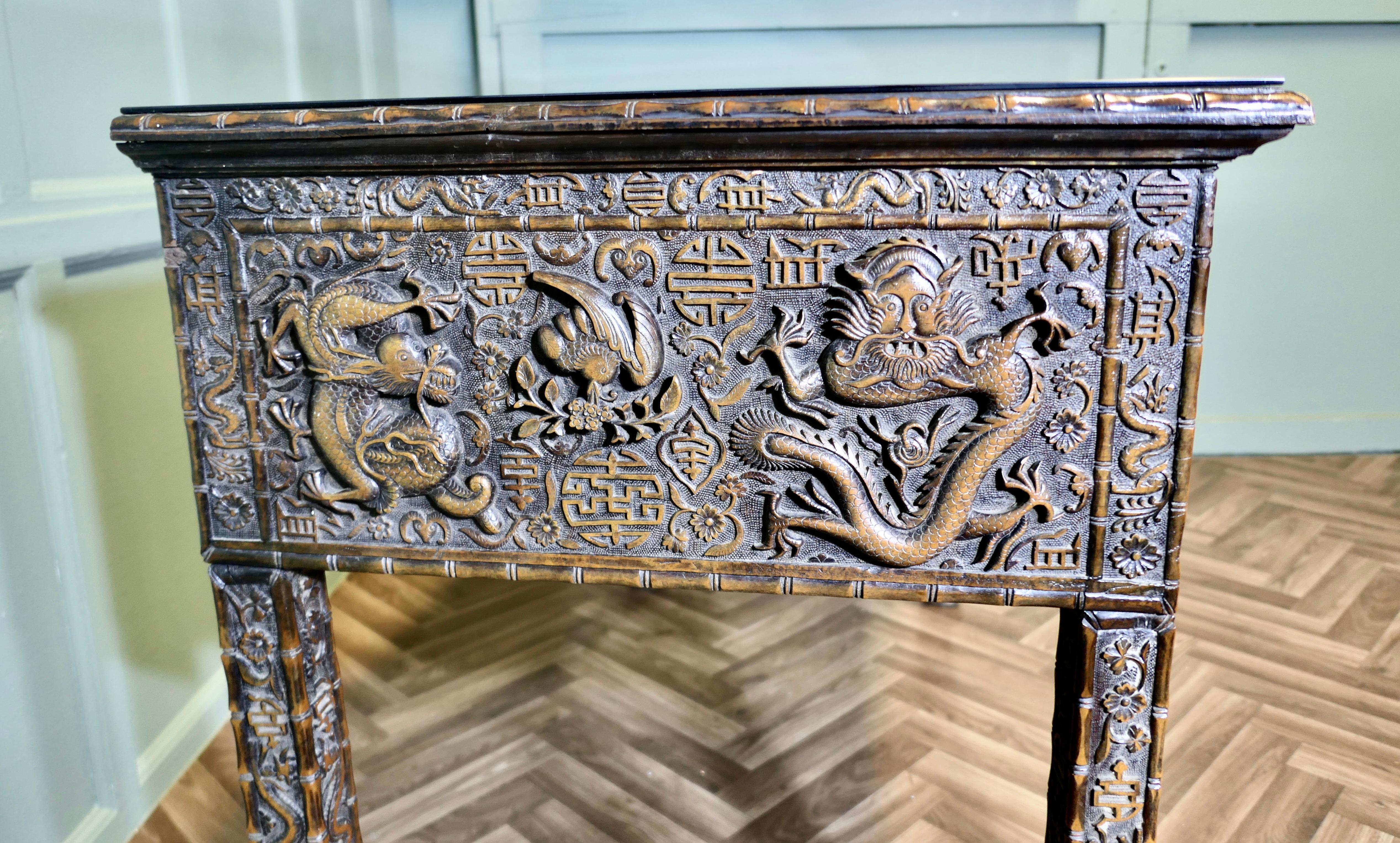Longue table console ou table de salle sculptée de style chinois en vente 1