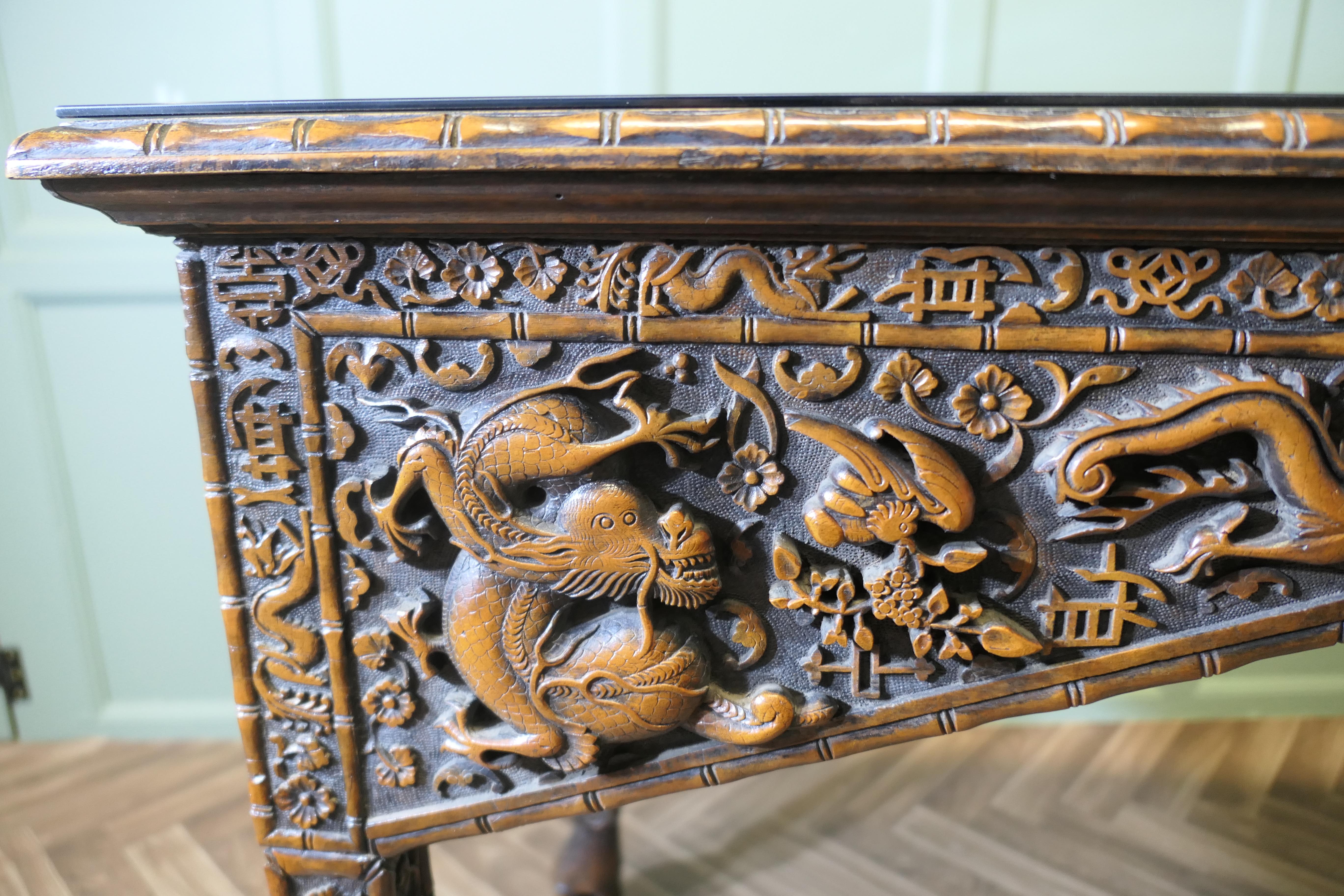 Longue table console ou table de salle sculptée de style chinois en vente 2