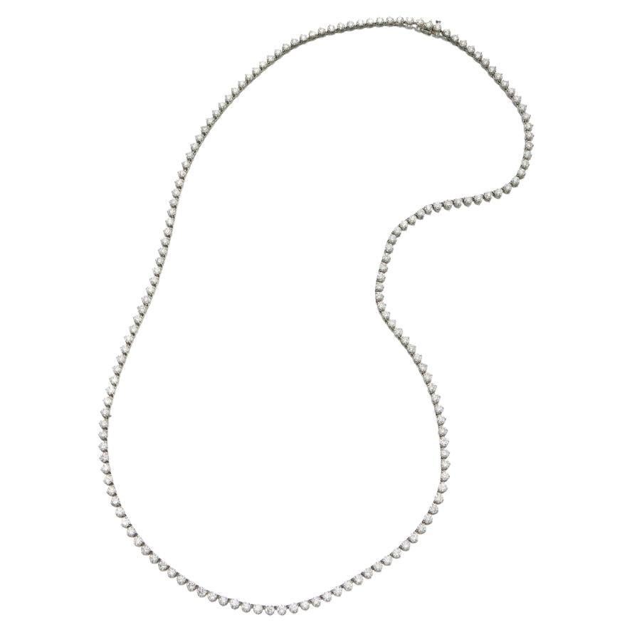 Diamond long chain in platinum. The necklace is set with  total of 160 round brilliant cut diamonds weighing total of
approximately 43 Carats. , color G, clarity VS. Secured with a box clasp and safety closure. Length: 32inchES. 
Weight: 59.1 grams.