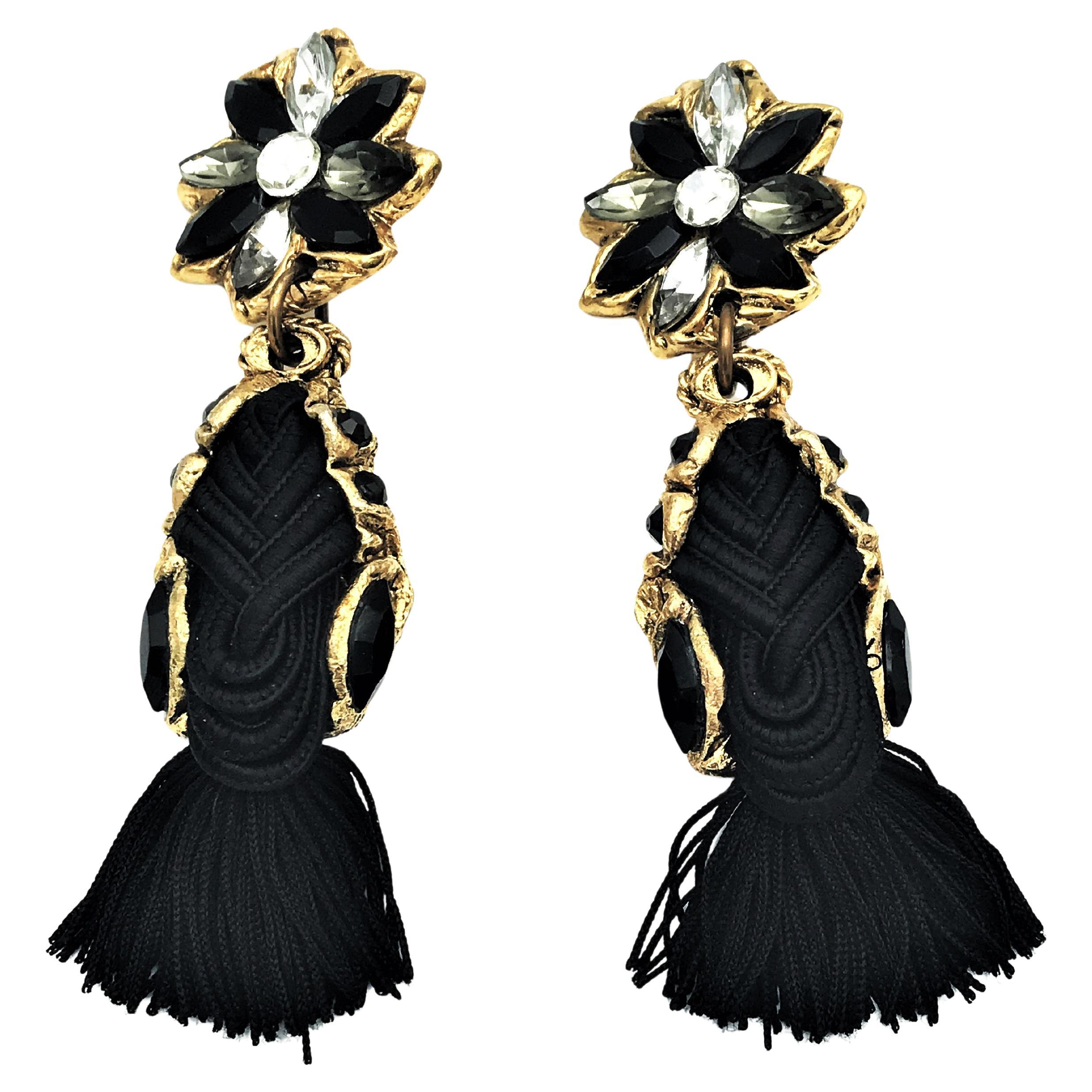 Long Clip-on-Ohrring von Kalinger Paris, schwarzer und klarer Strass, mit Besatz im Angebot