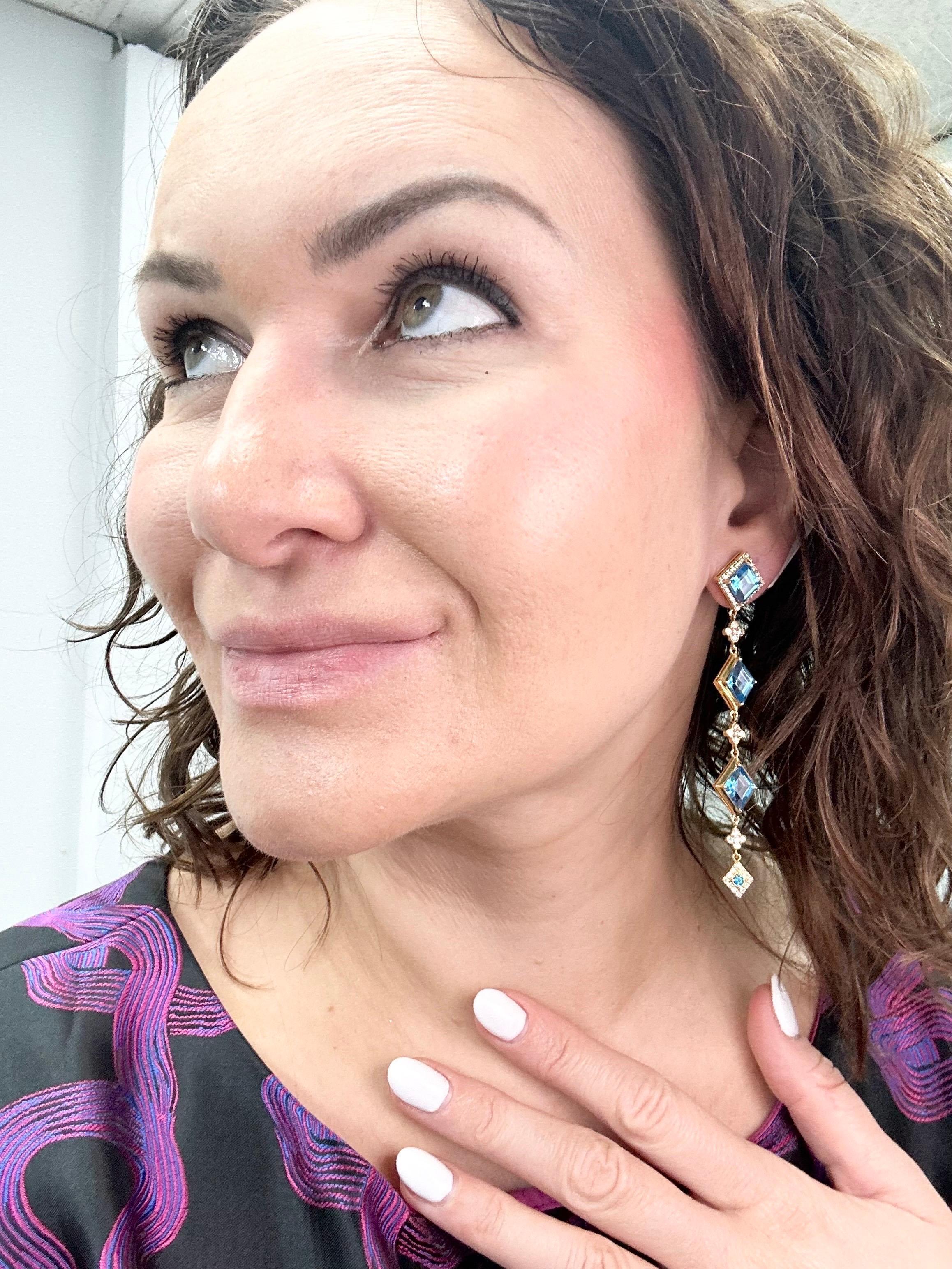 Orecchini lunghi da cocktail Topazio blu e diamanti Oro 18KT in vendita 1