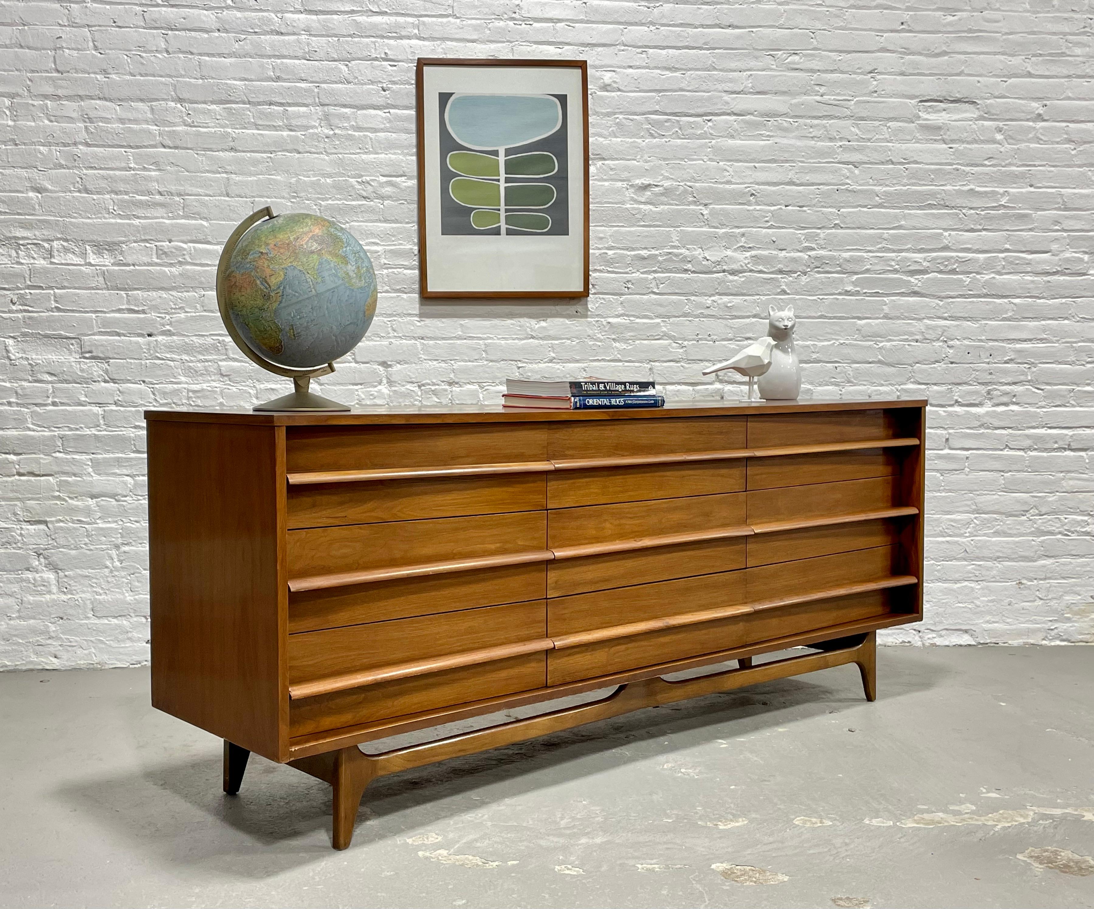 Wood Long Concave Mid-Century Modern Sculpted Dresser / Credenza, circa 1960s