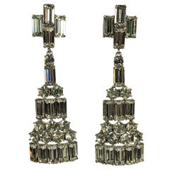 Longues boucles d'oreilles baguette en cristal