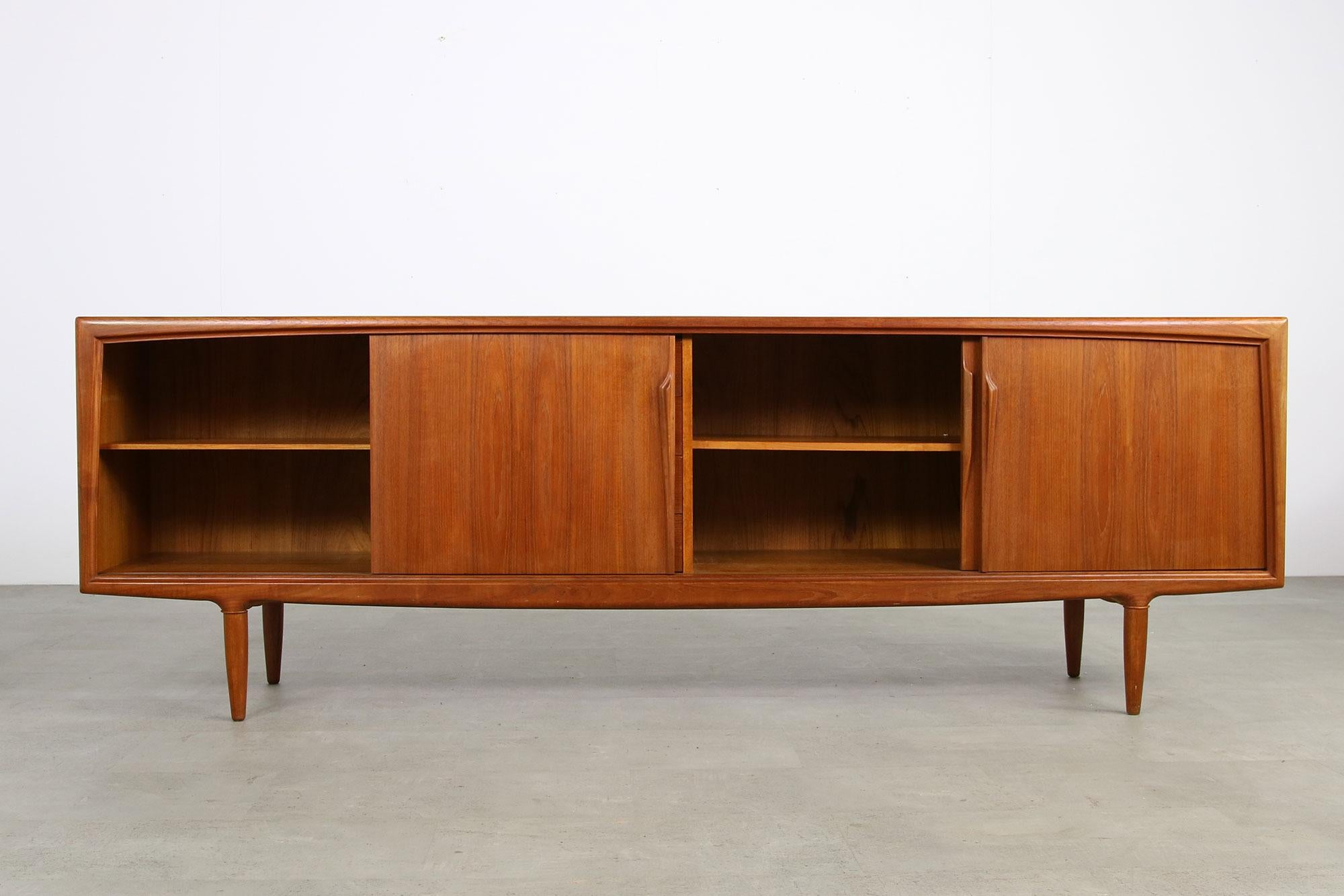 Long Danish Modern 1960s Teak Sideboard Gunni Omann for Axel Christiansen In Good Condition In Hamminkeln, DE