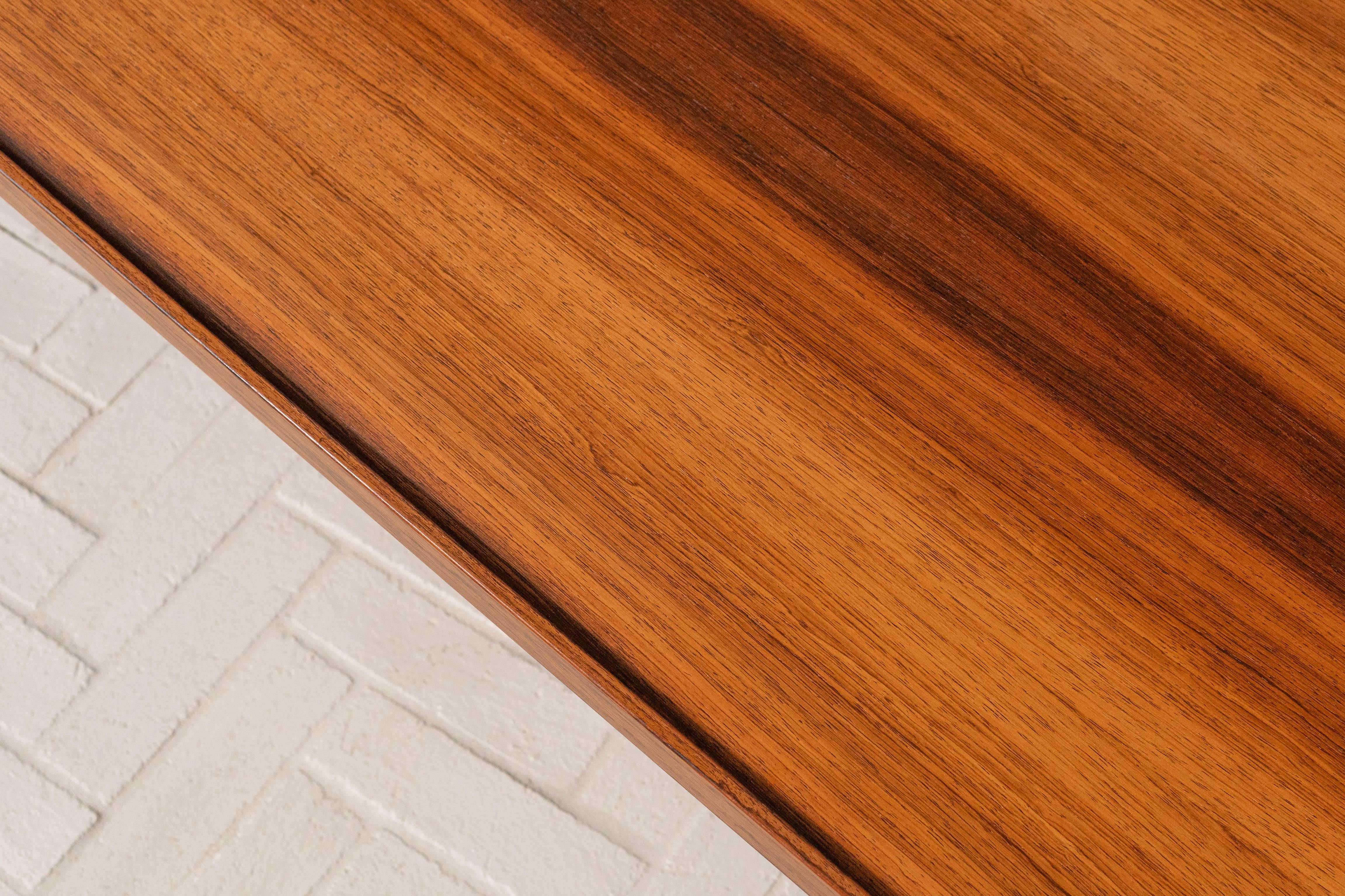 Métal Long banc danois en bois de rose en vente