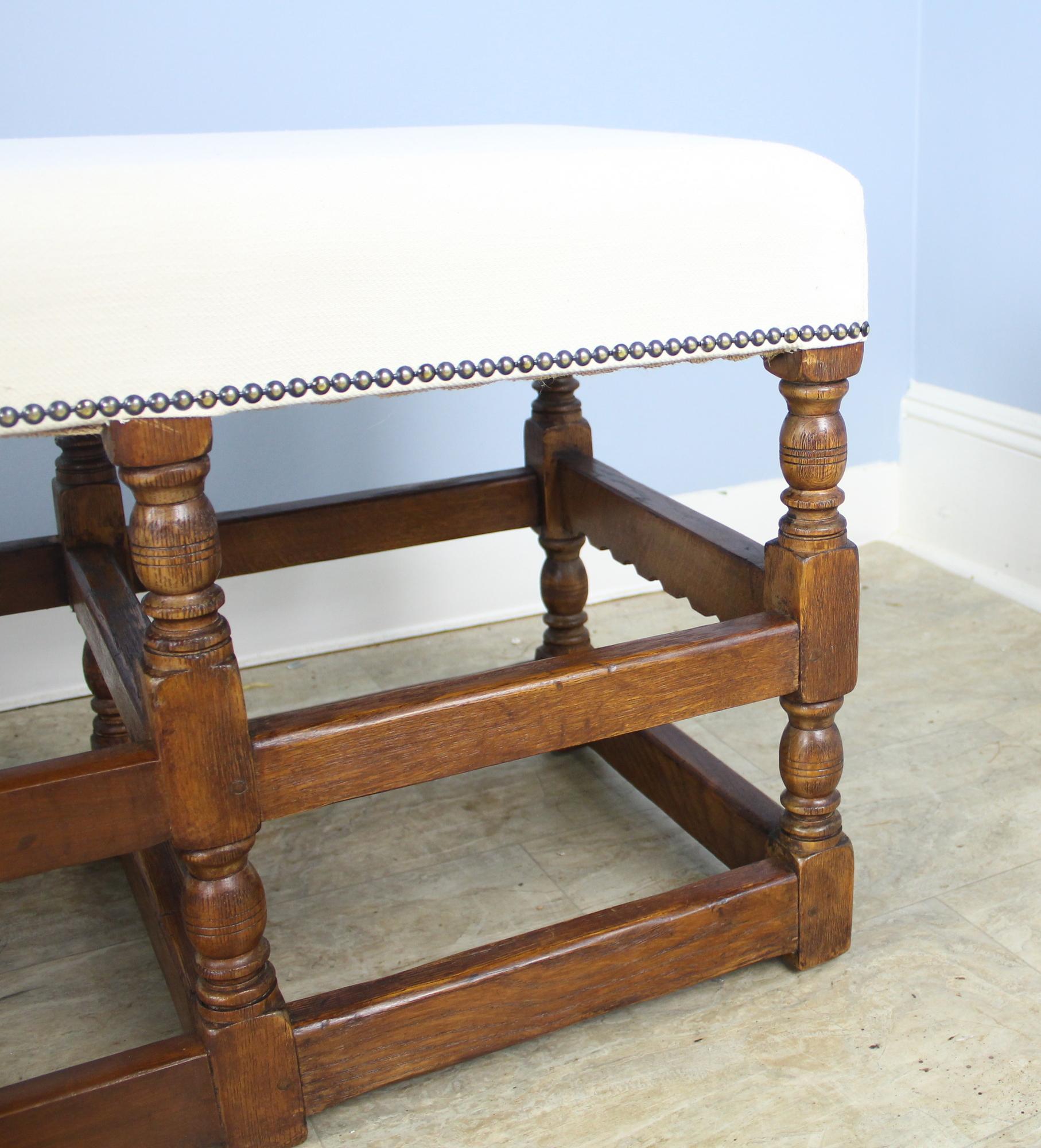 Long Decorative Oak Stool with Turned Legs In Good Condition For Sale In Port Chester, NY