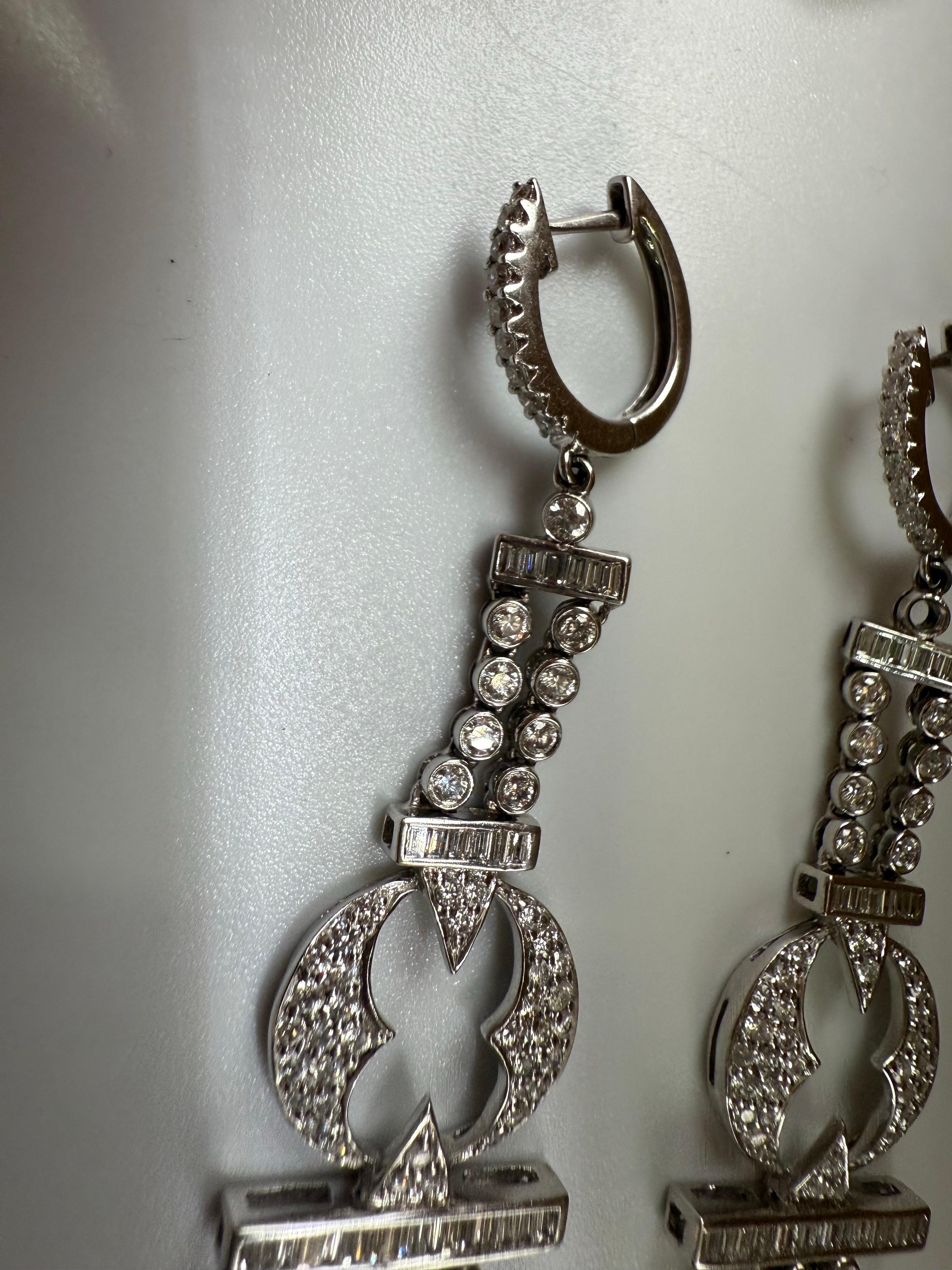 Orecchini lunghi con diamanti, orecchini a lampadario pendenti in oro bianco 18KT 3,87ct In condizioni Nuovo in vendita a Boca Raton, FL