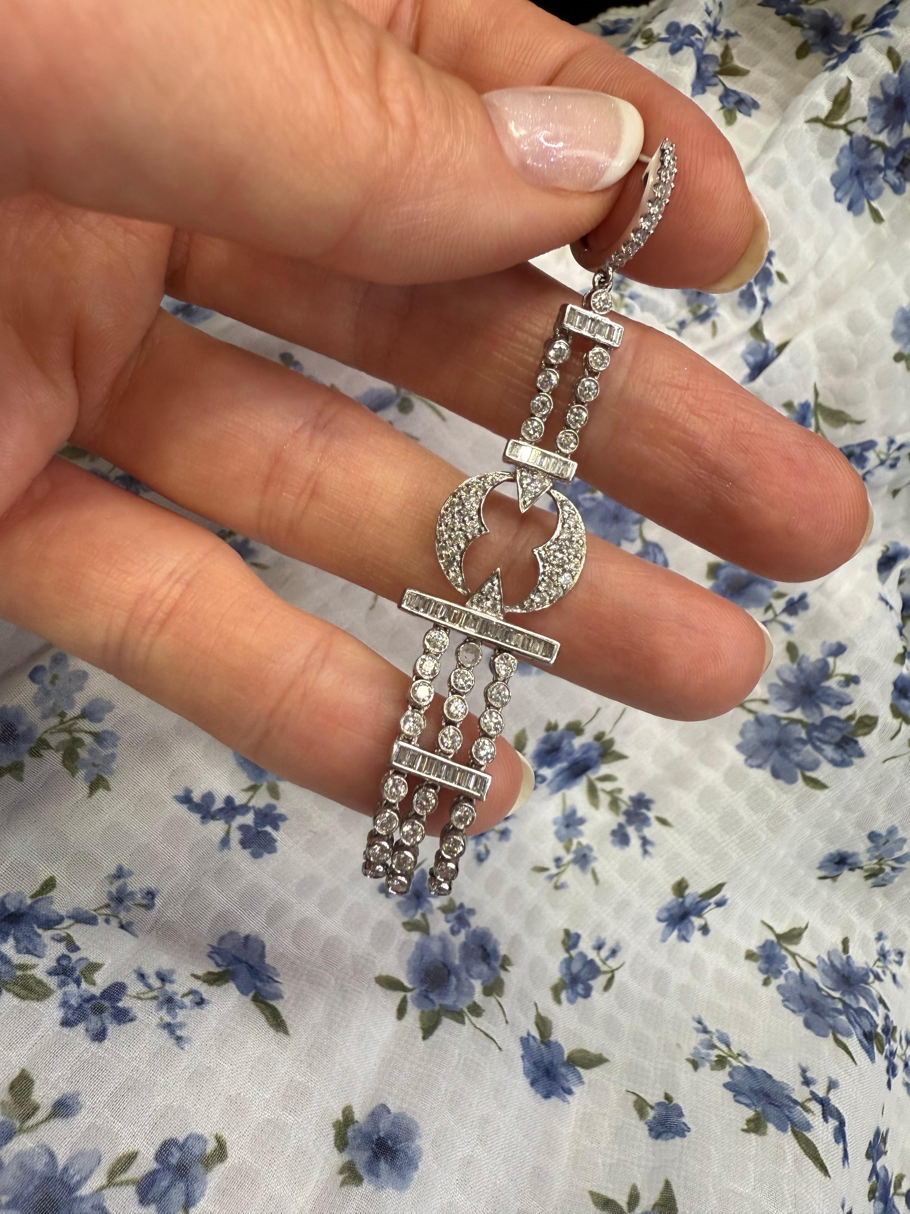 Orecchini lunghi con diamanti, orecchini a lampadario pendenti in oro bianco 18KT 3,87ct in vendita 2