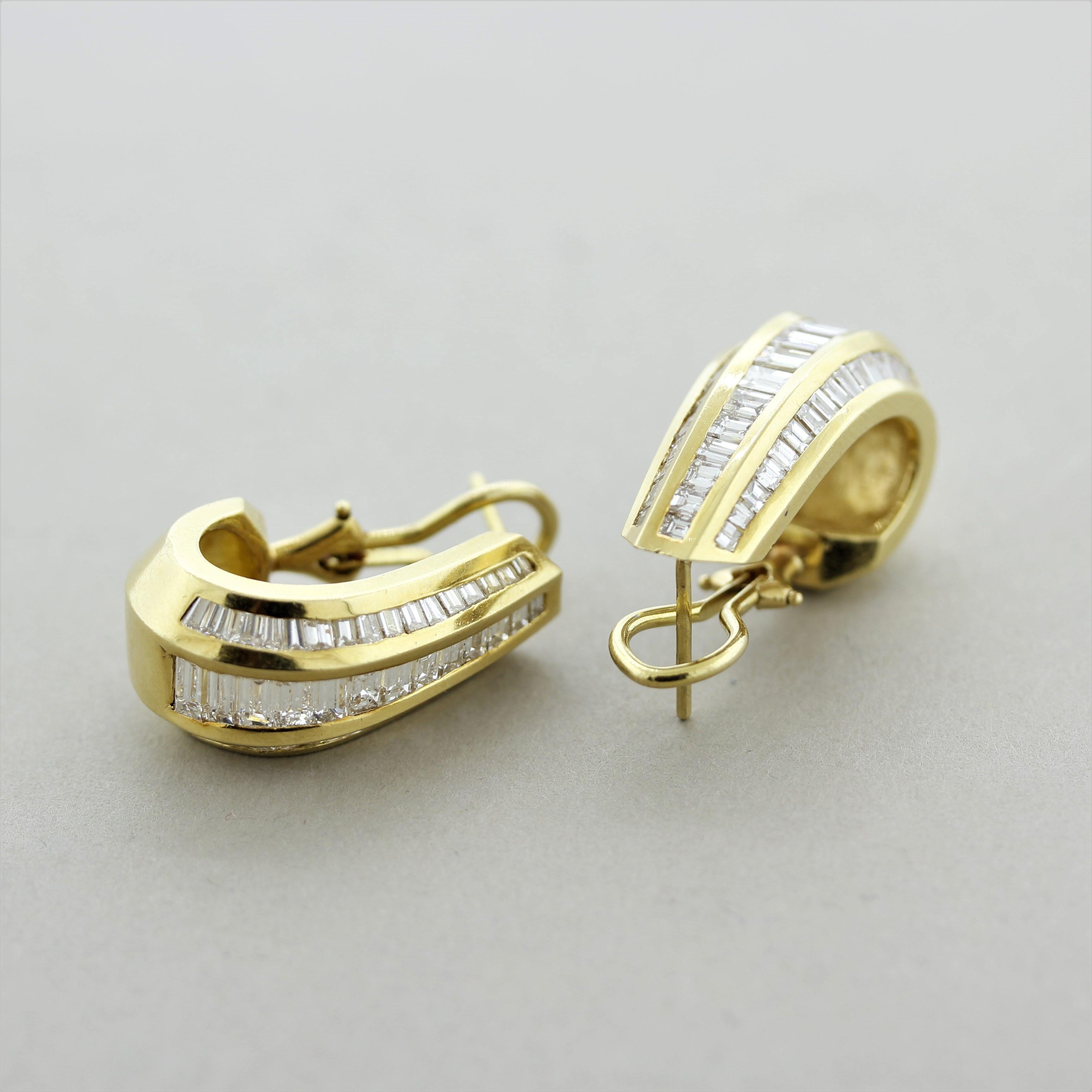 Long Diamond Gold Cascade Earrings, Circa 1970’s For Sale 1