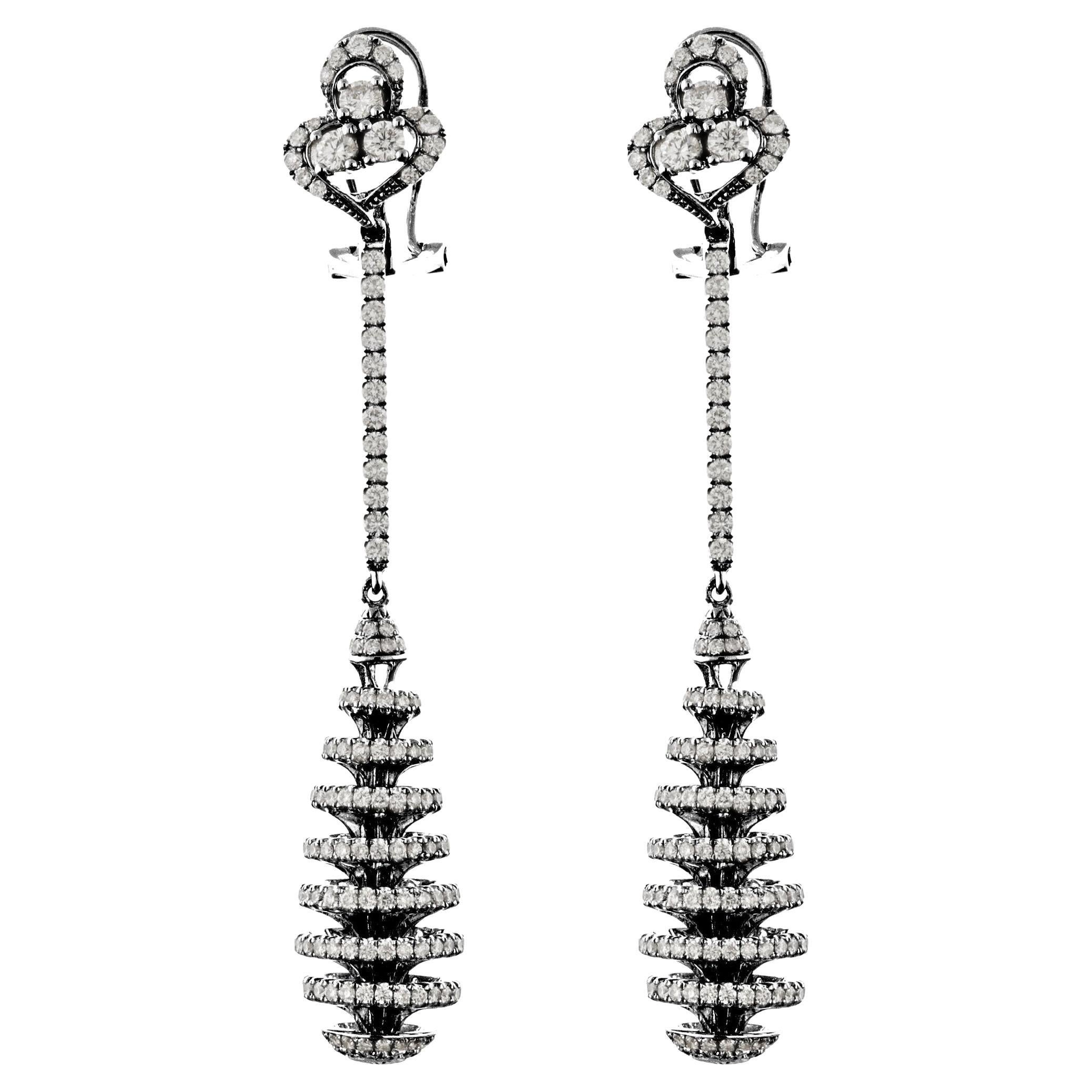 Longues boucles d'oreilles chandelier en forme de dôme en or avec spirales et diamants