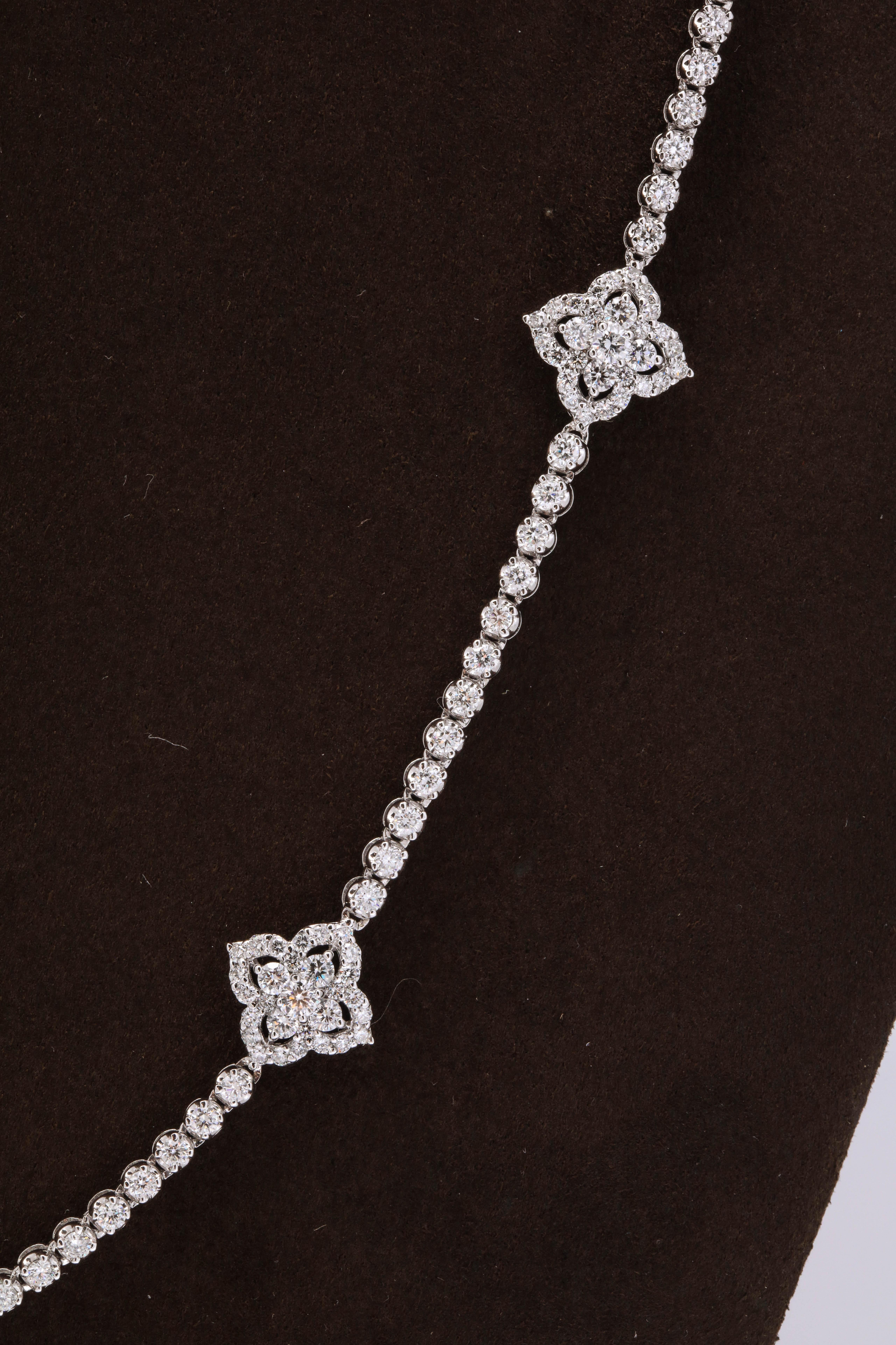 Long collier tennis avec motifs en diamants Neuf - En vente à New York, NY