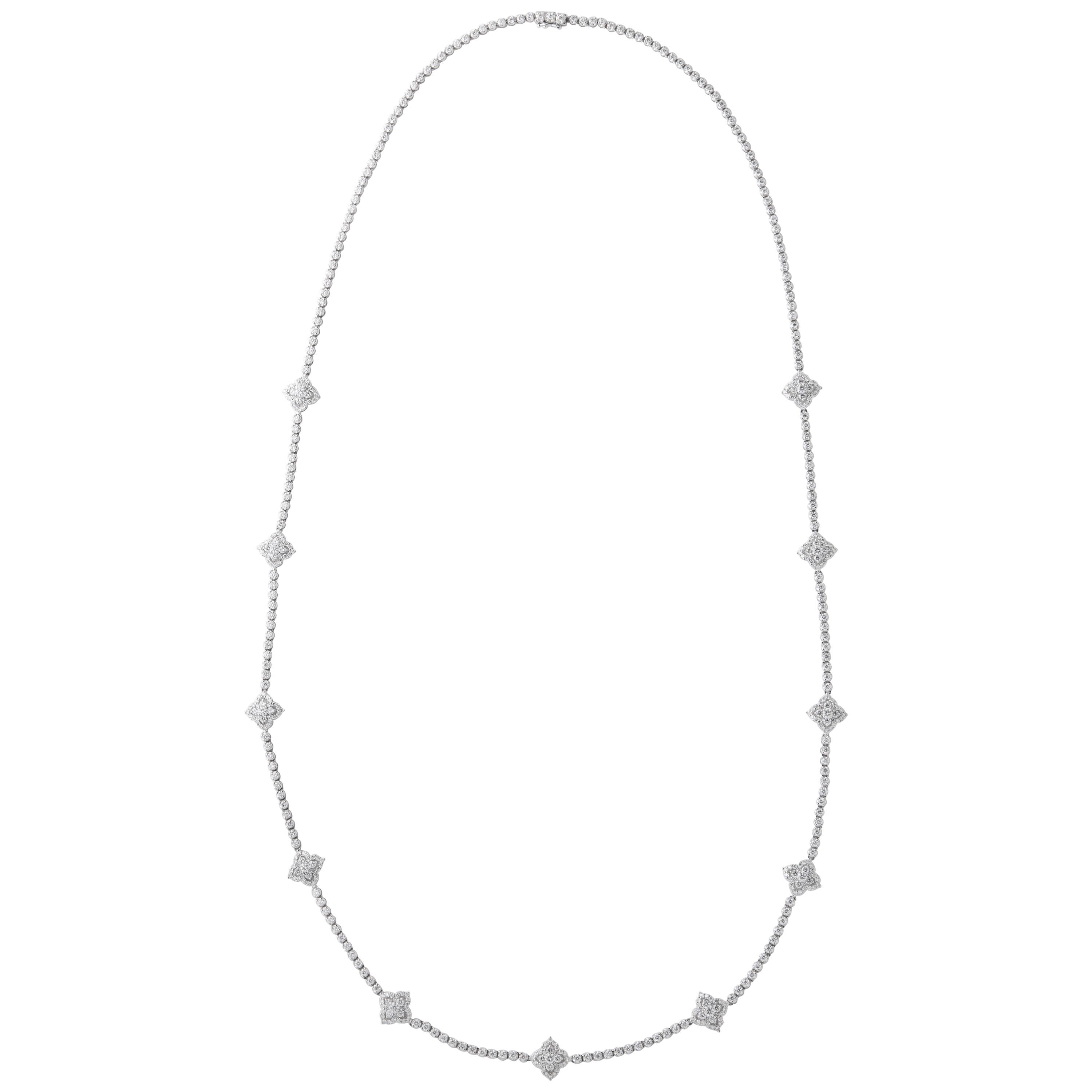 Long collier tennis avec motifs en diamants