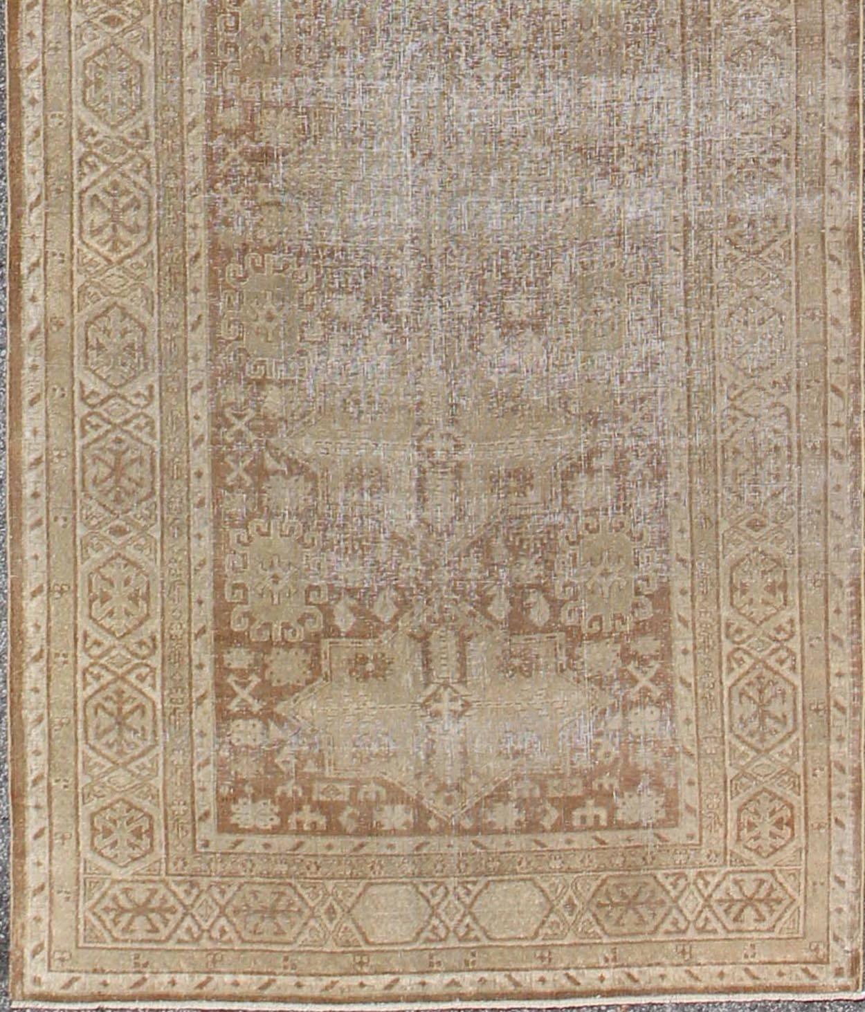 Antique medallion design long Amritsar runner in nude, taupe, camel, rug 16-1108, country of origin / type: Turkey / Amritsar, circa 1940

This fabulous, very long, vintage Amritsar runner displays a medallion design with geometric and tribal