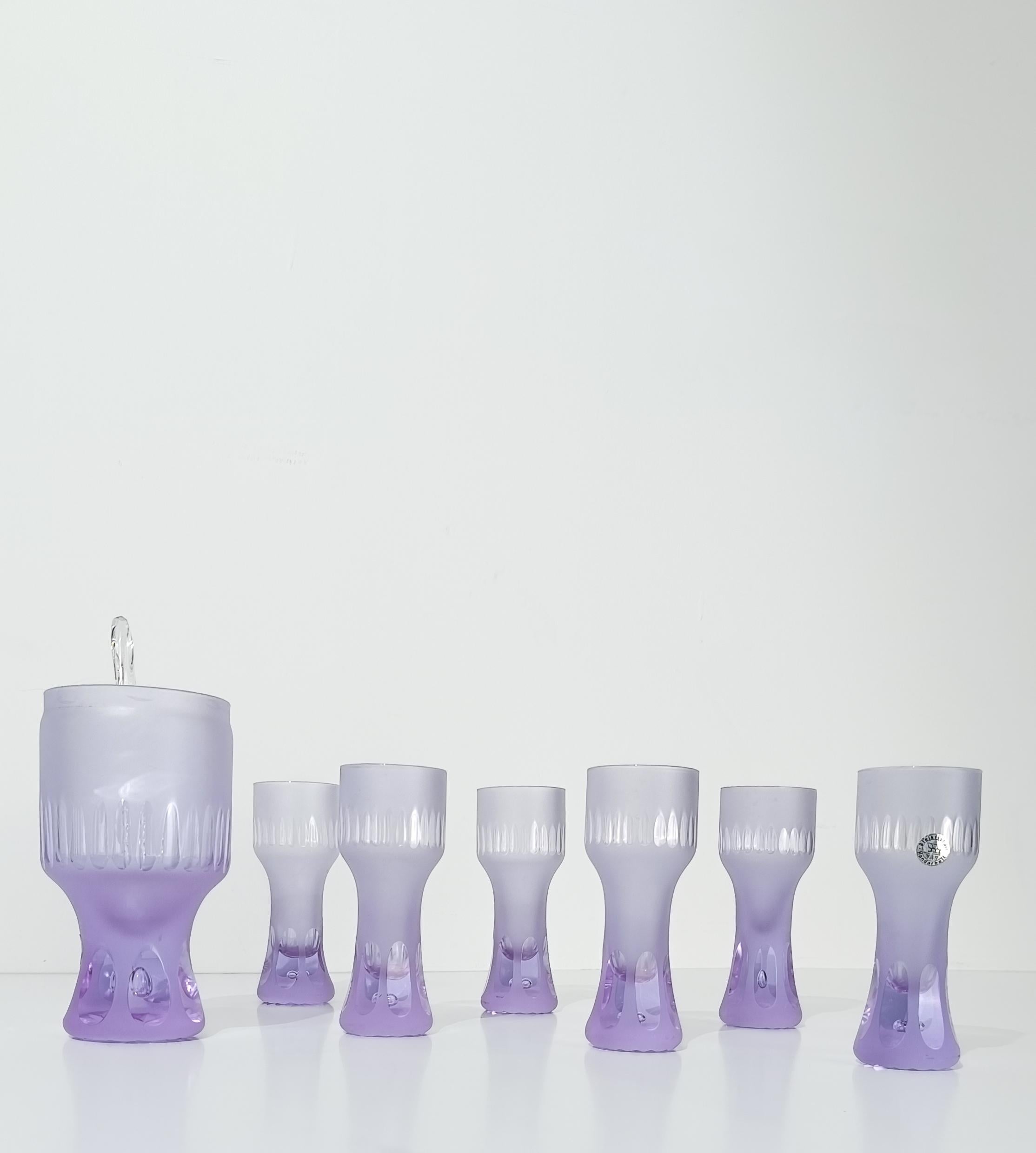 Ensemble de gobelets et cruches à boire longs en cristal dépoli lilas pâle, ère de l'ère spatiale en vente 3
