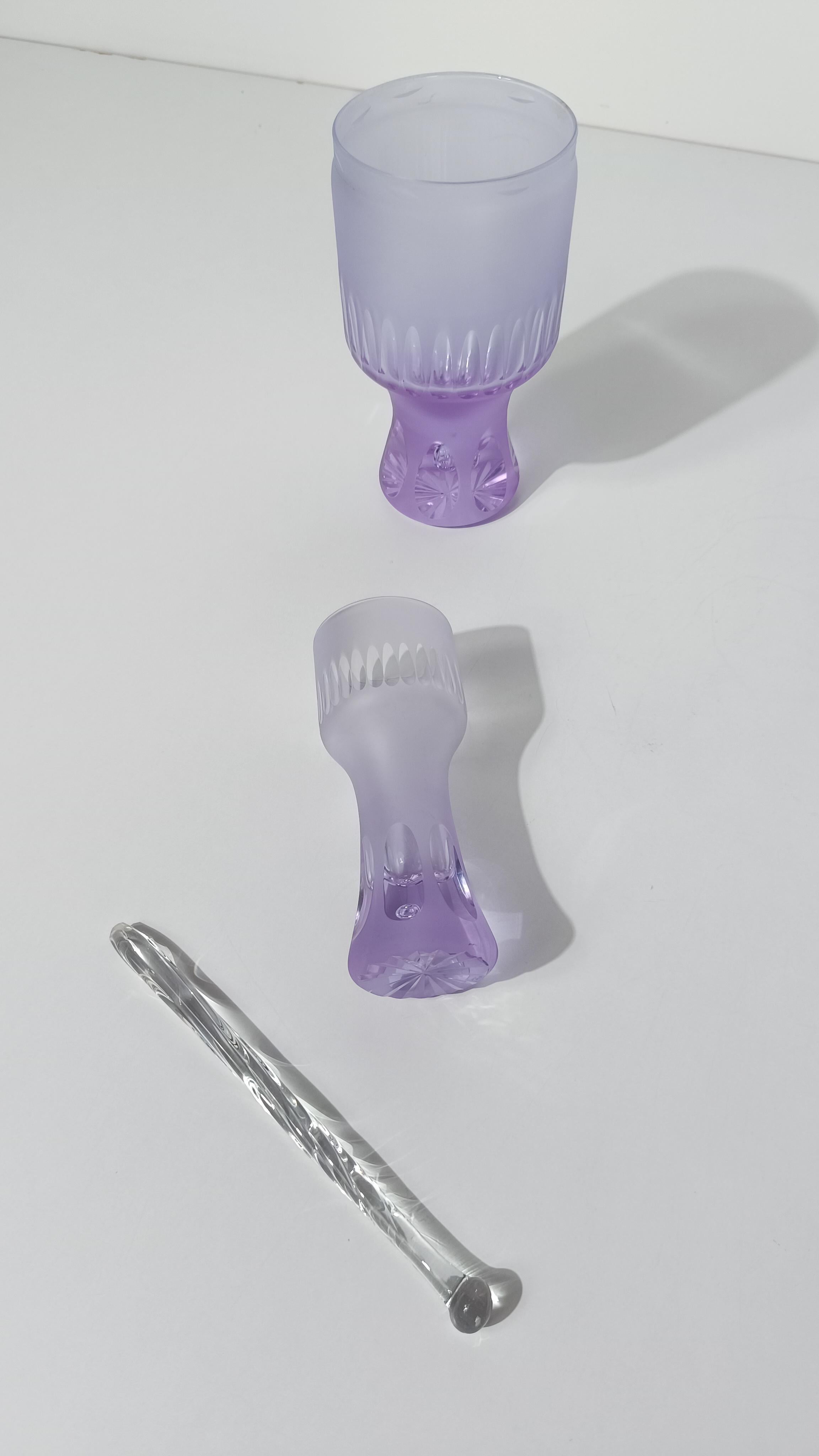 Ensemble de gobelets et cruches à boire longs en cristal dépoli lilas pâle, ère de l'ère spatiale en vente 5