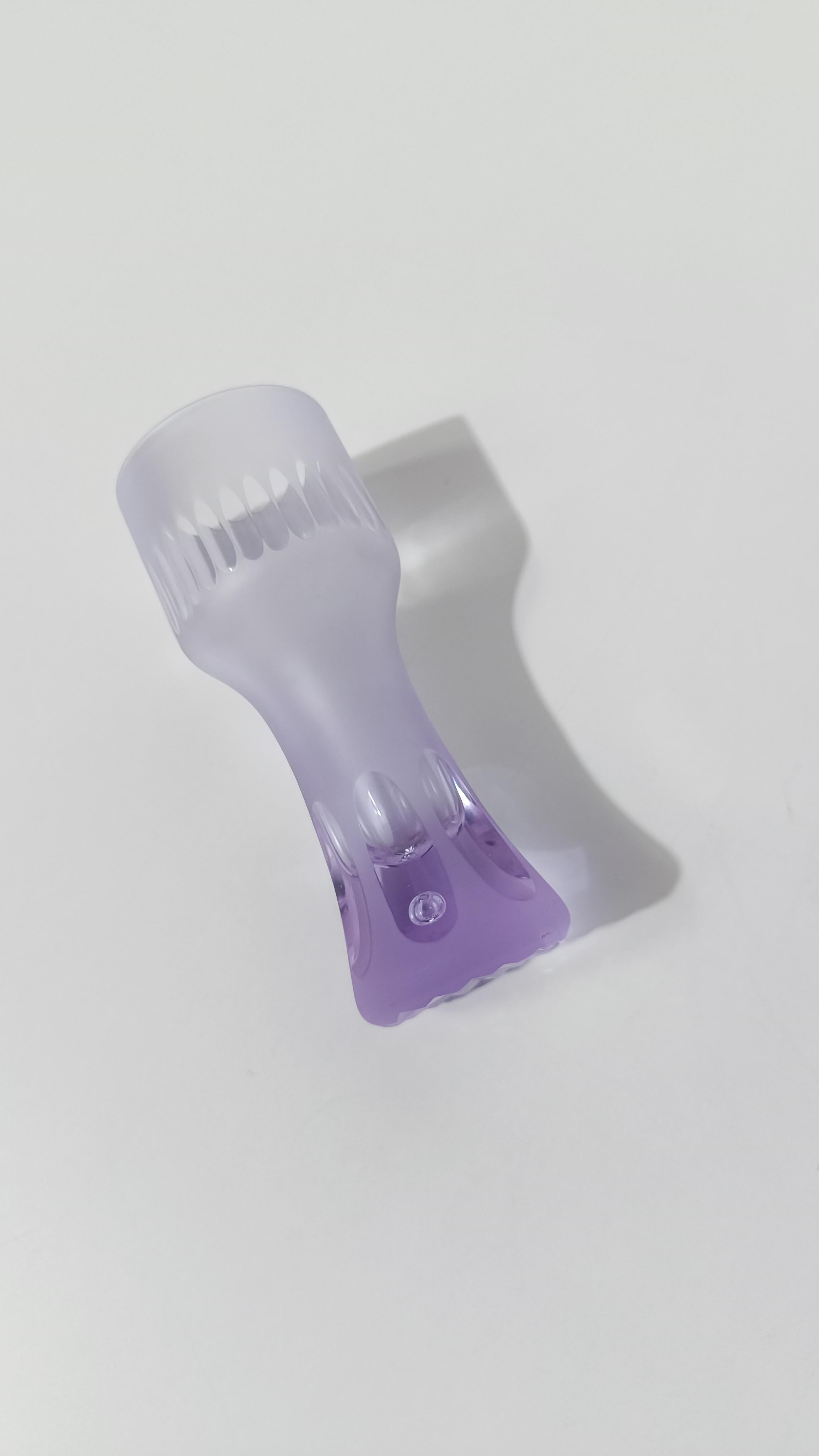 Ensemble de gobelets et cruches à boire longs en cristal dépoli lilas pâle, ère de l'ère spatiale en vente 10
