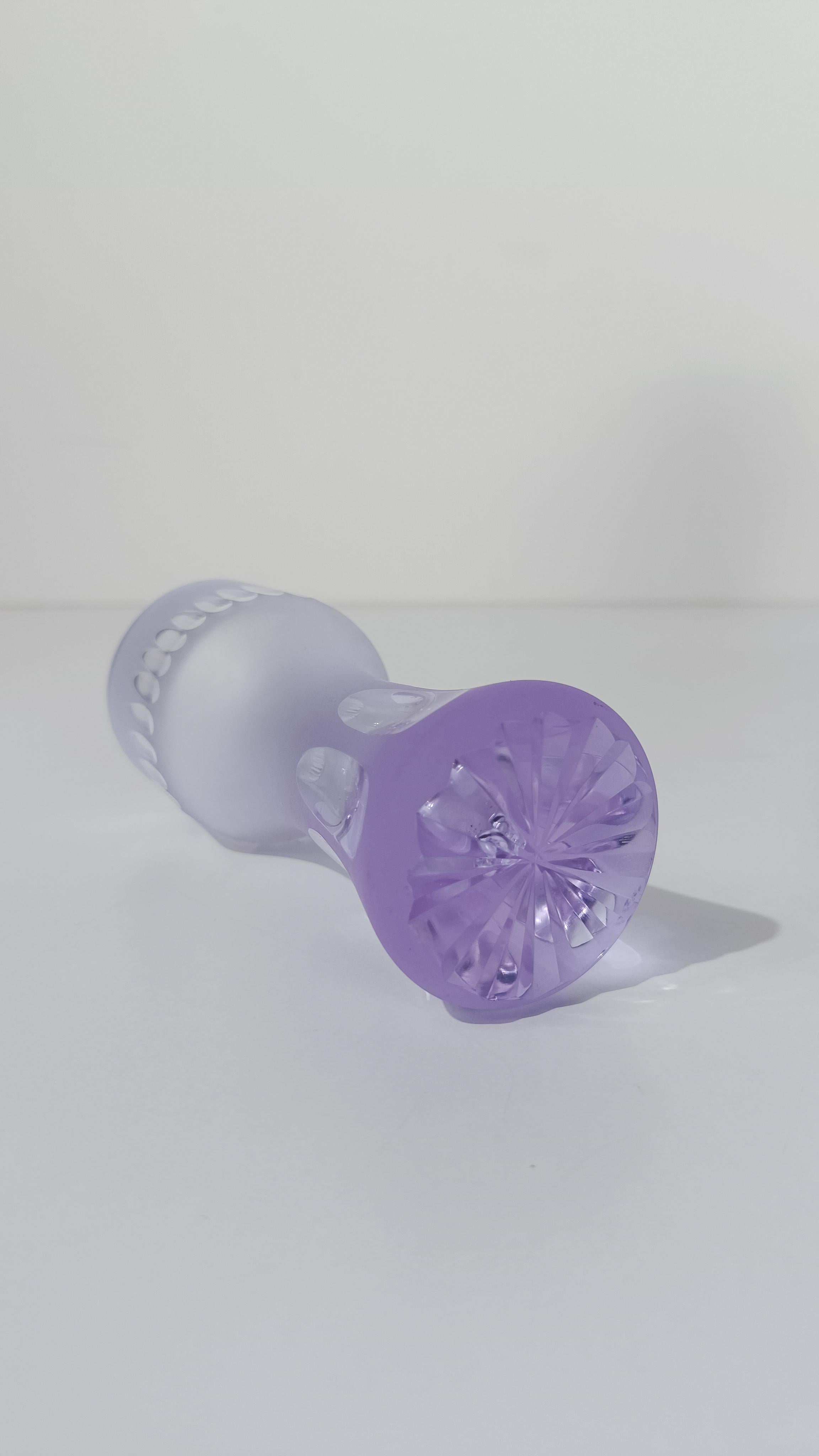 Ensemble de gobelets et cruches à boire longs en cristal dépoli lilas pâle, ère de l'ère spatiale en vente 11