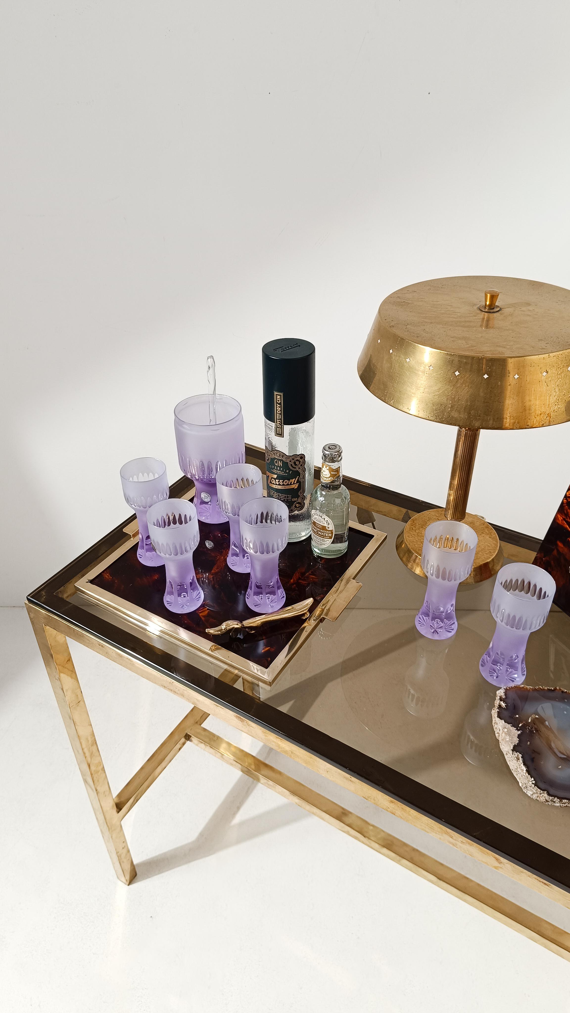 Ensemble de gobelets et cruches à boire longs en cristal dépoli lilas pâle, ère de l'ère spatiale Bon état - En vente à Roma, IT