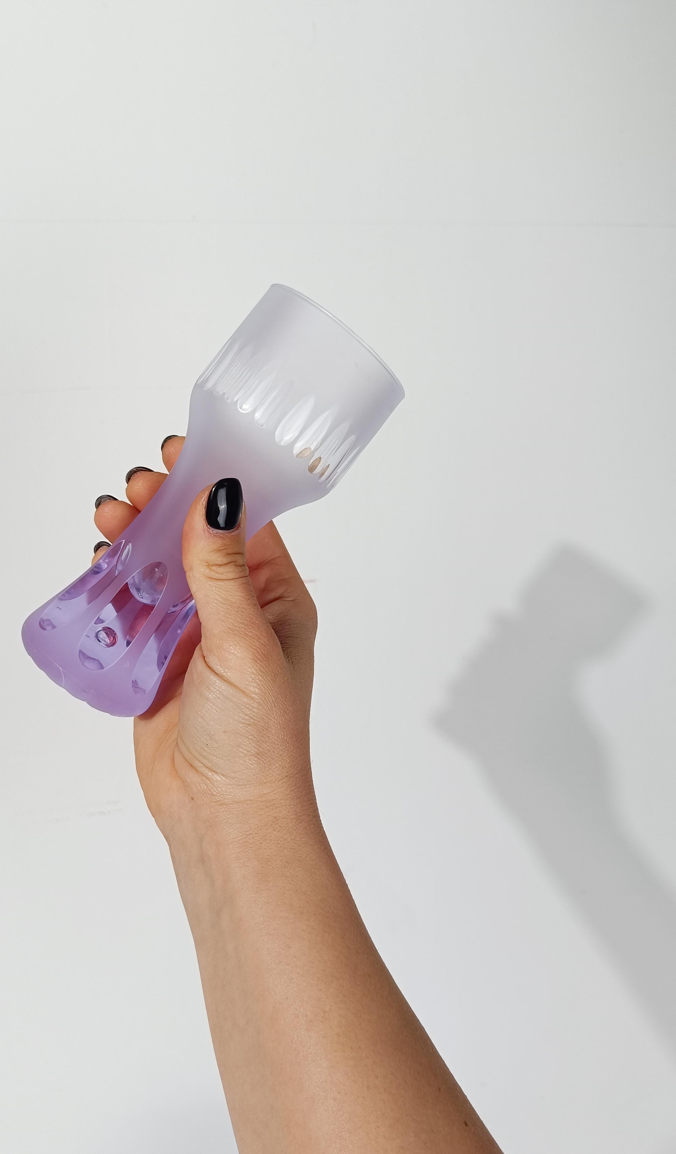 Ensemble de gobelets et cruches à boire longs en cristal dépoli lilas pâle, ère de l'ère spatiale en vente 1