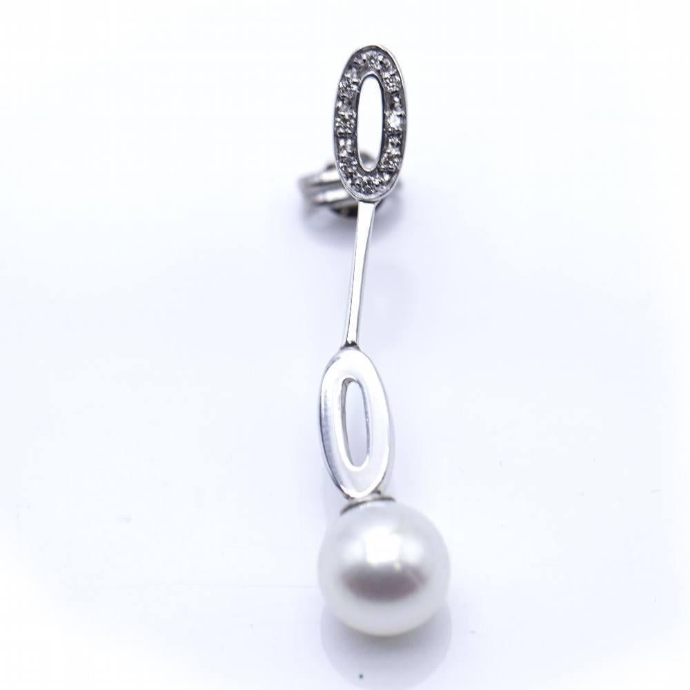 Long earrings in white gold and pearls For Sale 1