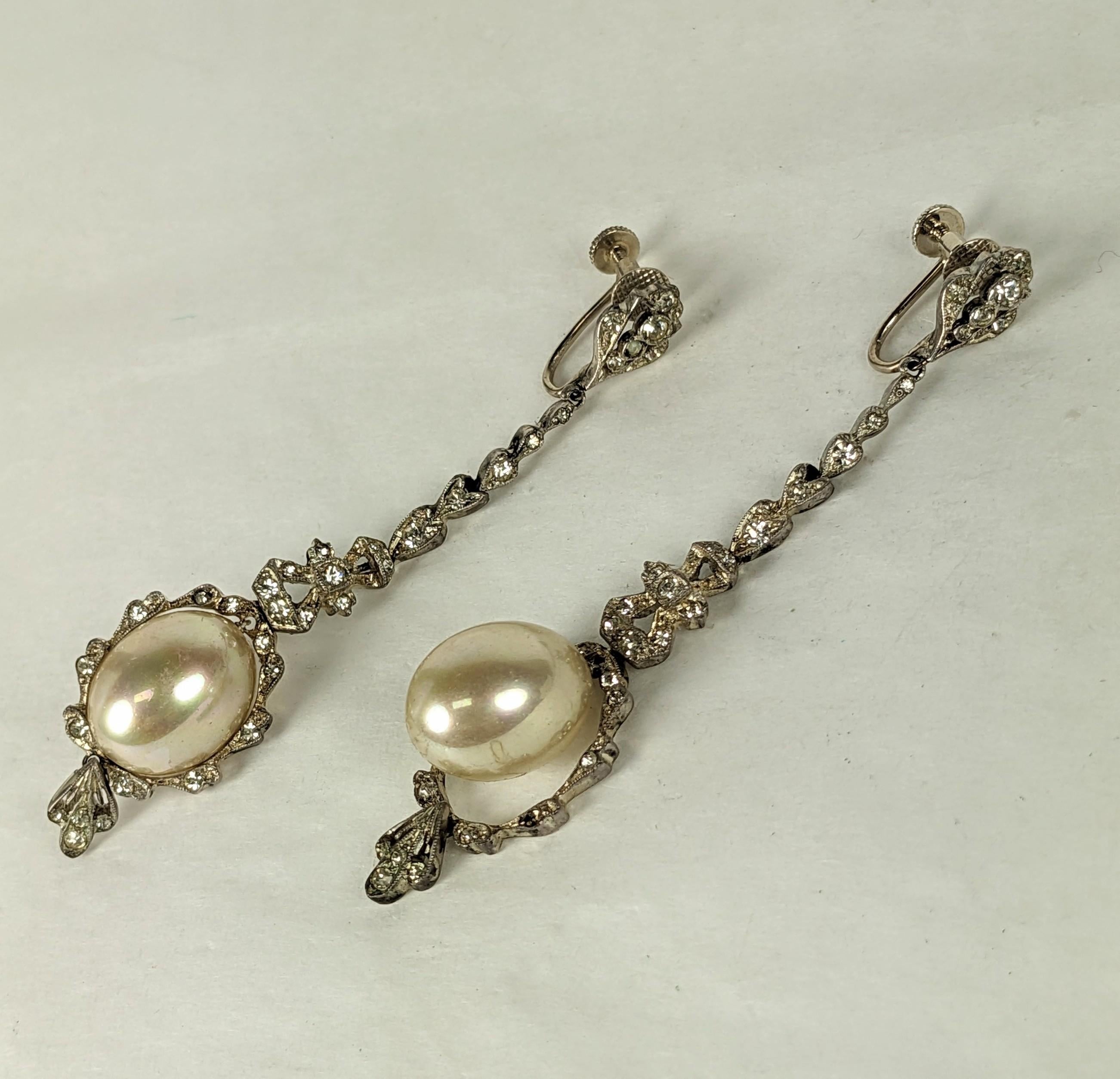 Lange edwardianische Perlen-Ohrringe aus Paste und Kunstperlen (Edwardian) im Angebot