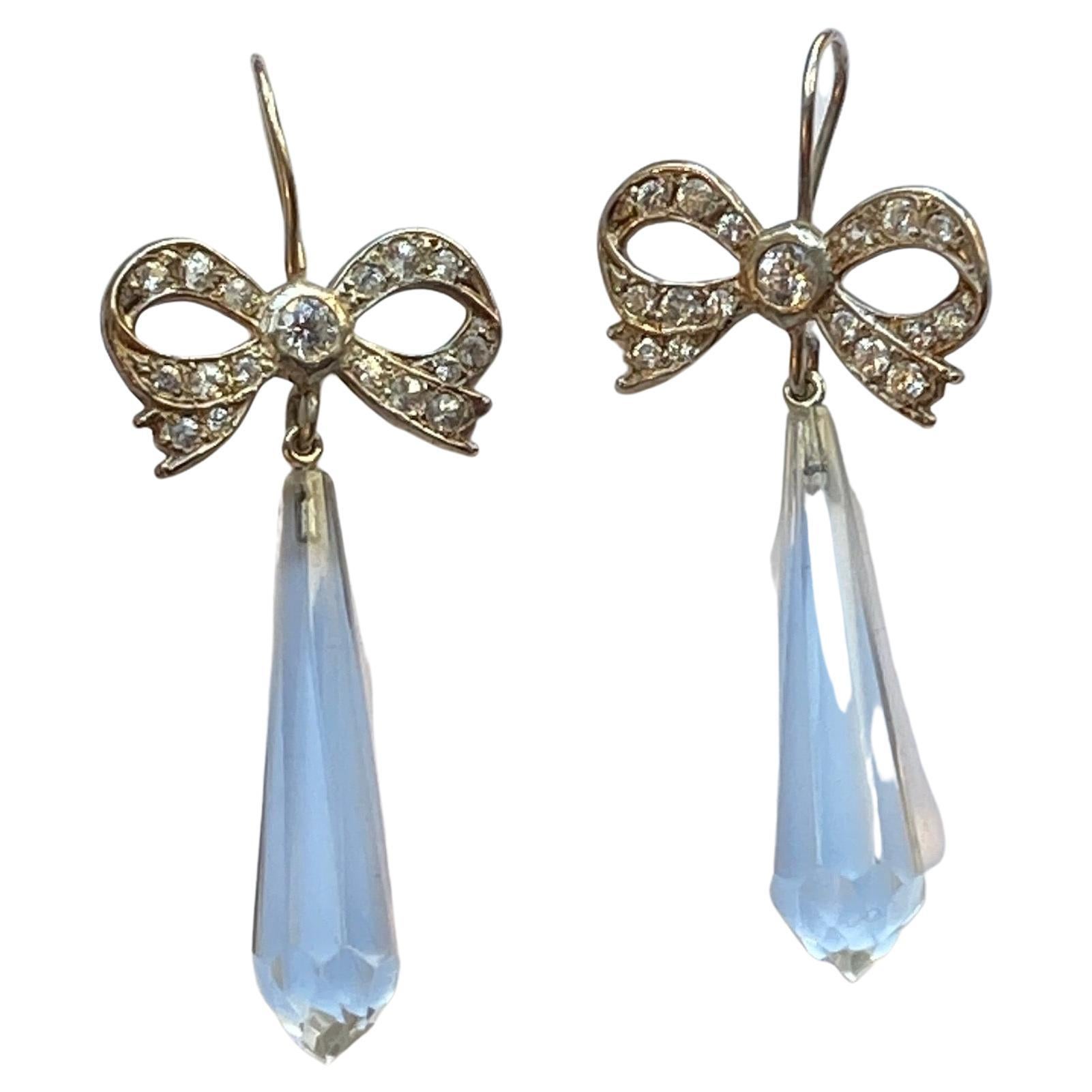Boucles d'oreilles longues et élégantes en cristal de roche avec cristaux de Swarovksi  en vente