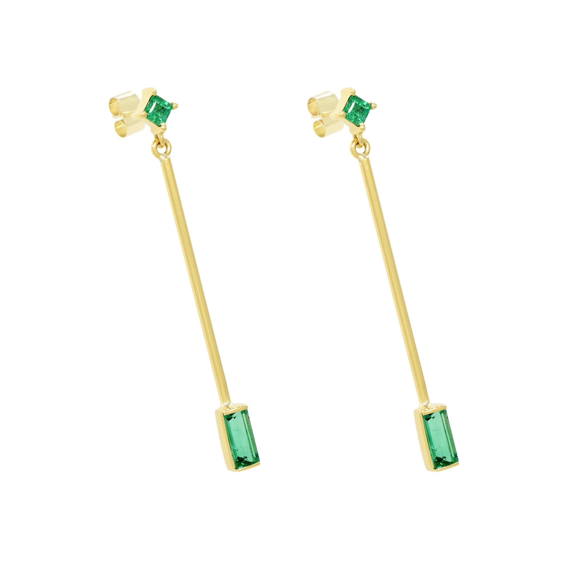 Belle Époque Long Emerald Drop Earrings in 18K Yellow Gold High Quality Colombian Emeralds For Sale