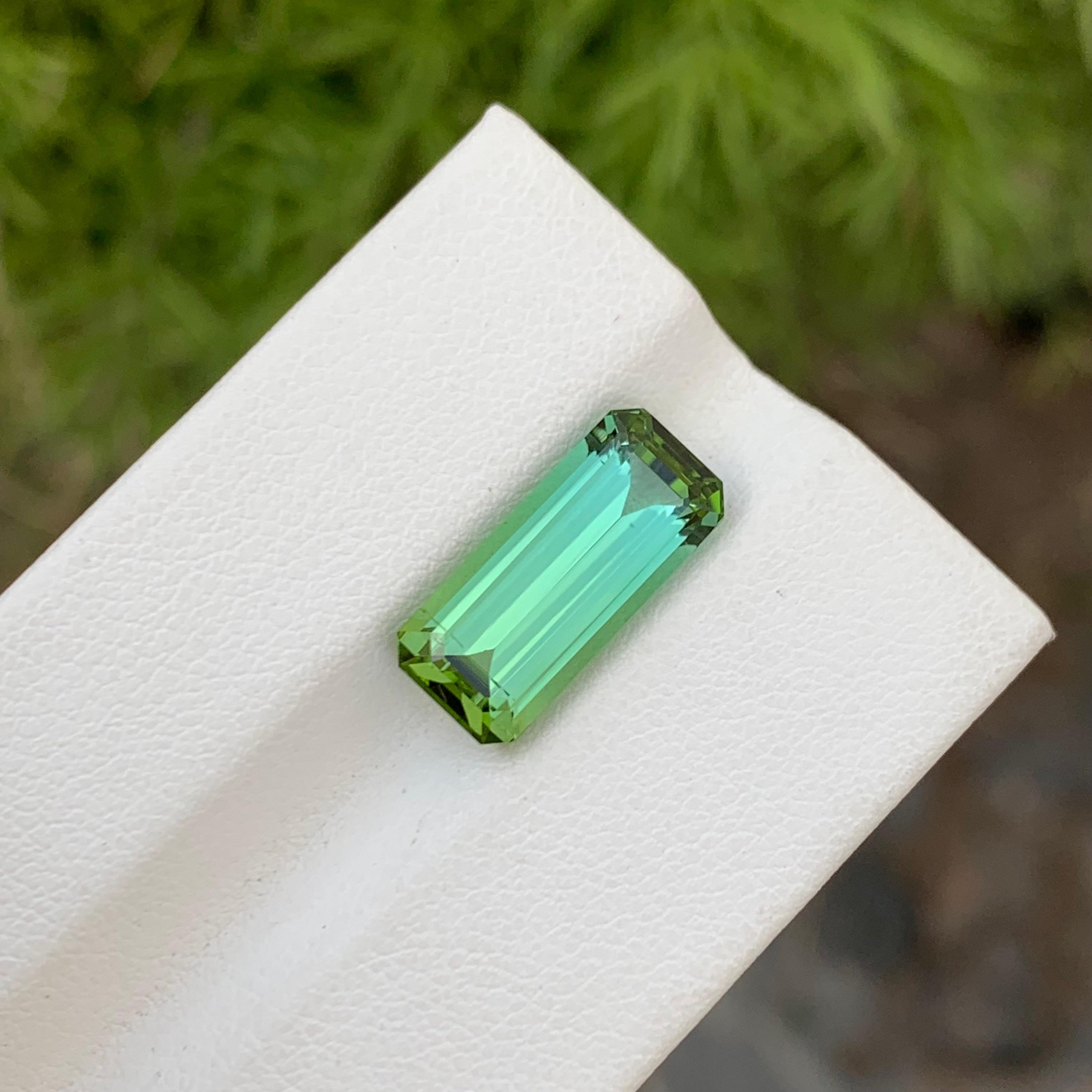 Long Emerald Shape 5.95 Carat Natural Loose Mint Green Tourmaline Gemstone  For Sale 4