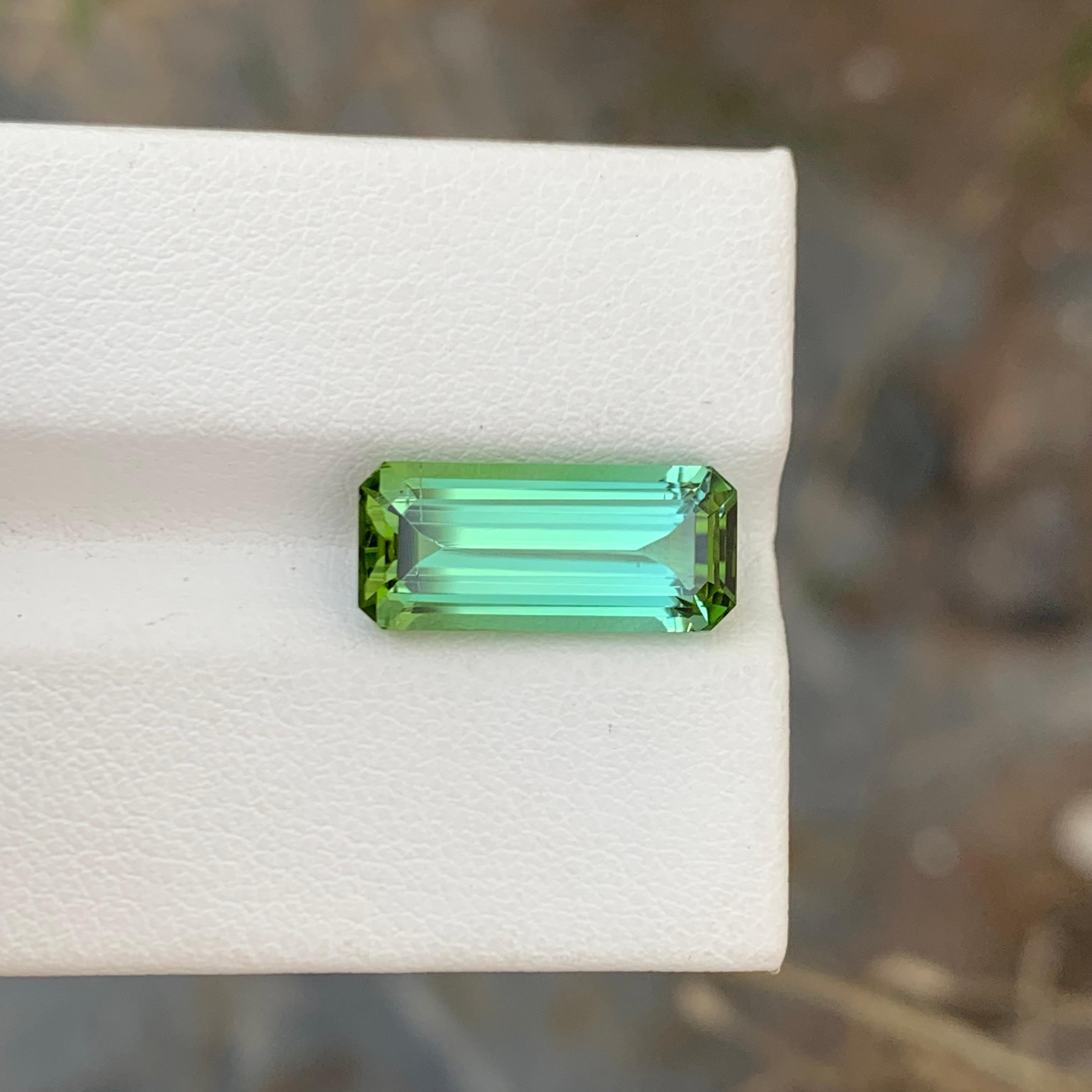 Long Emerald Shape 5.95 Carat Natural Loose Mint Green Tourmaline Gemstone  In New Condition For Sale In Peshawar, PK